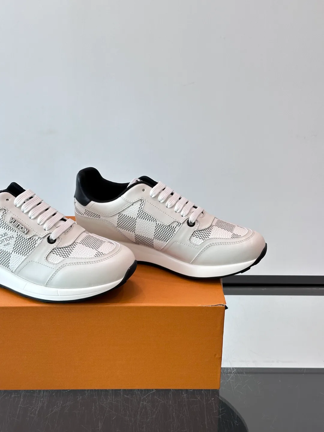 Men's Sneakers LOUIS VUITTON 18400553