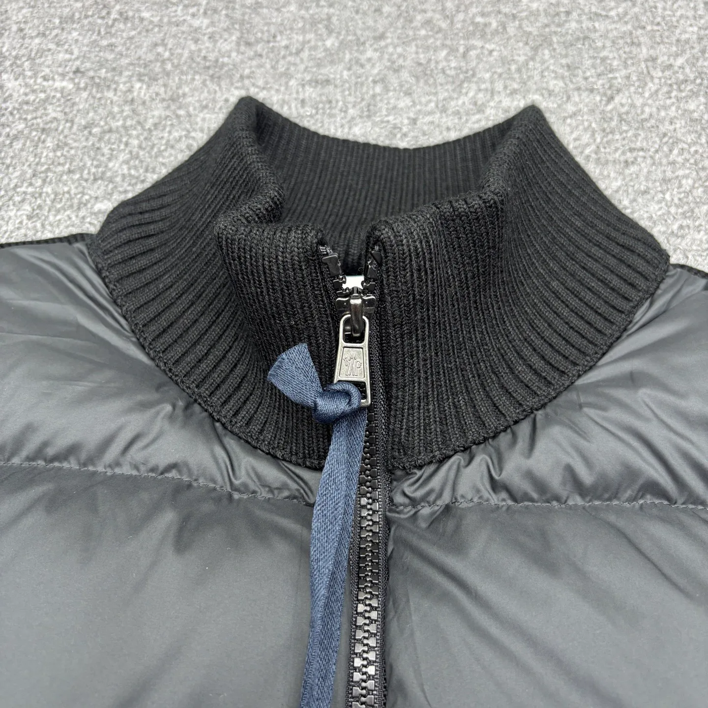 Women's Jackets And Down Jackets MONCLER 18386602