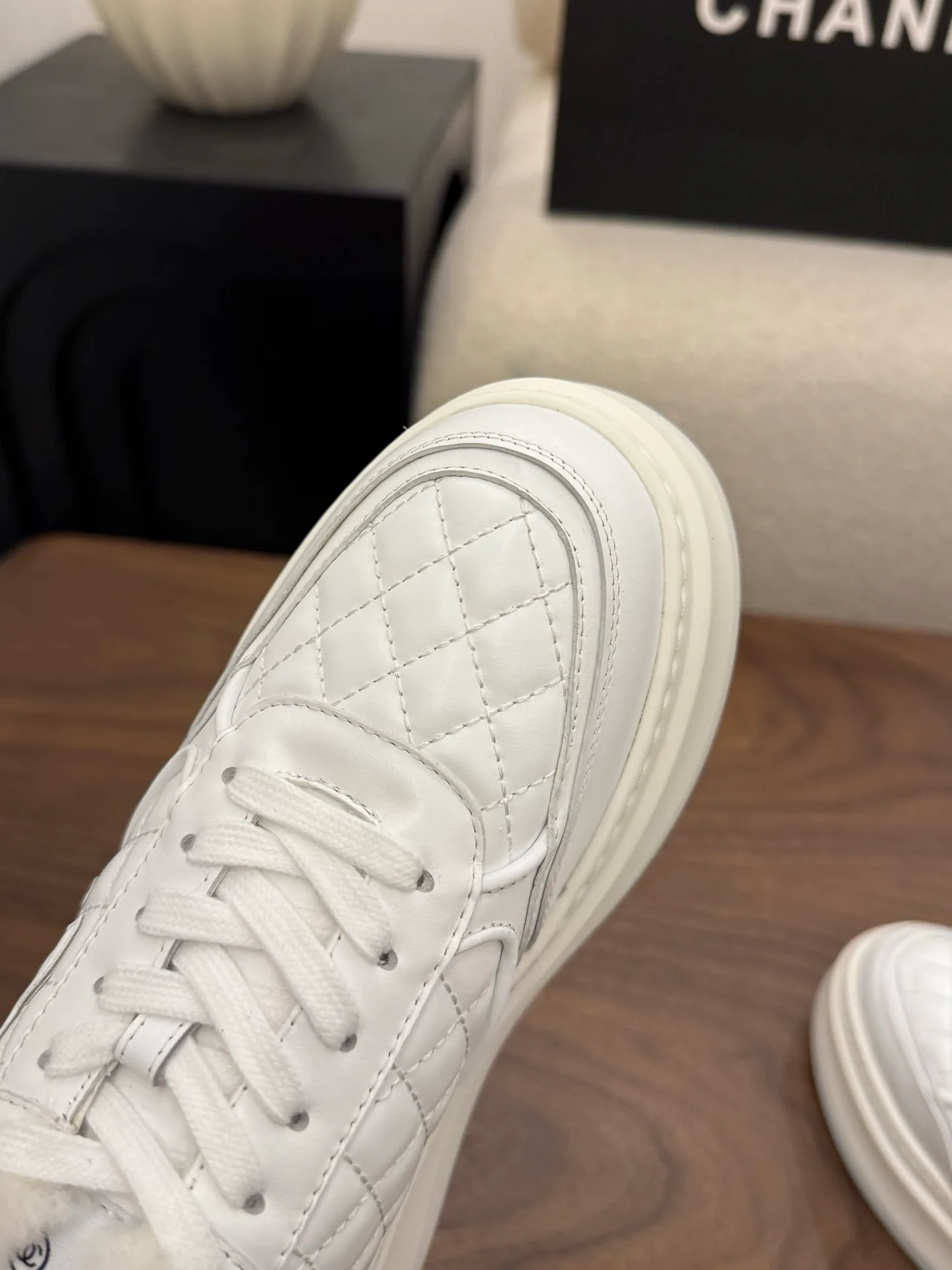 Women's Sneakers CHANEL 18223653