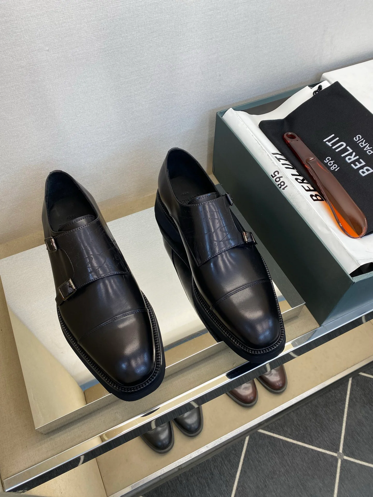 Men's Loafers And Dress Shoes BERLUTI 17971836