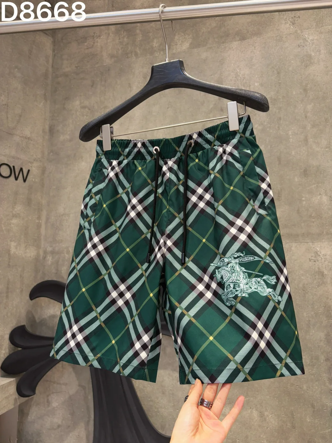 Men's Shorts BURBERRY 18000509
