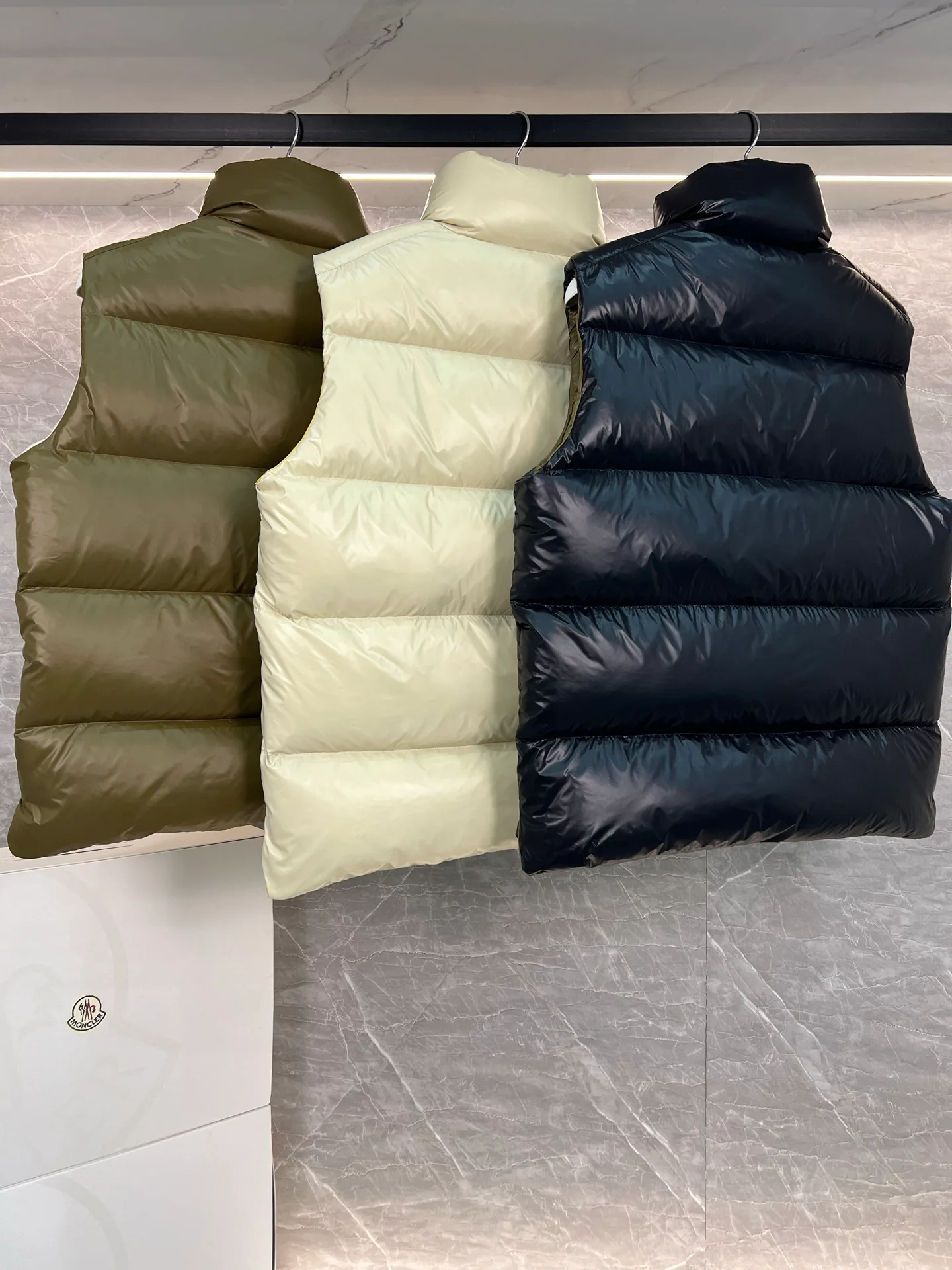 Жилеты Мужские Moncler 18599853