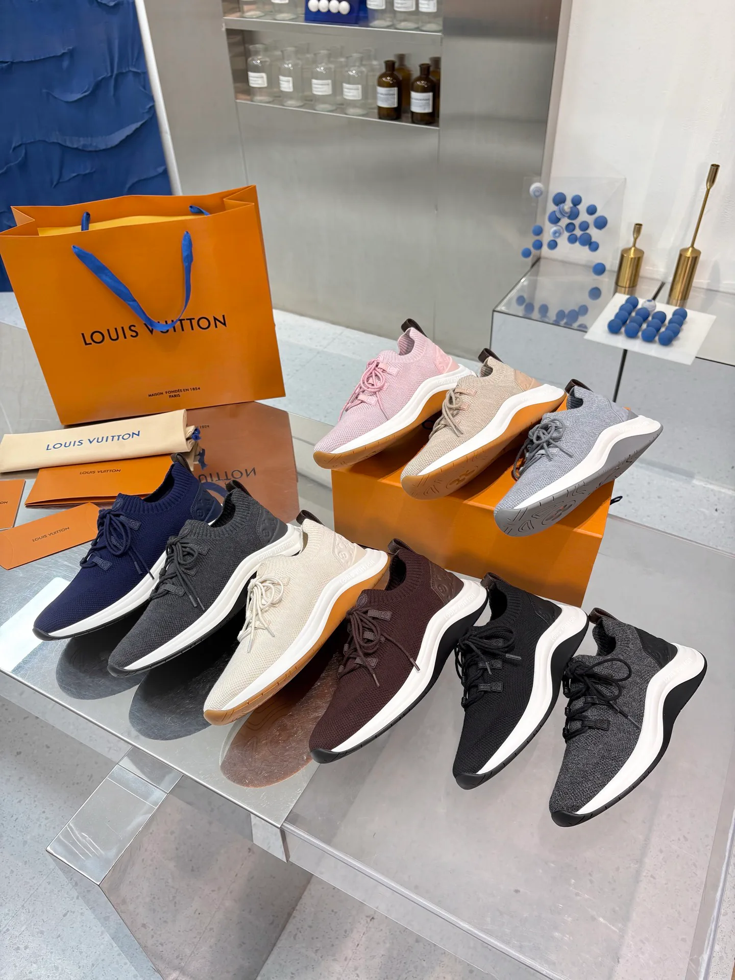 Women's Sneakers LOUIS VUITTON 18055132