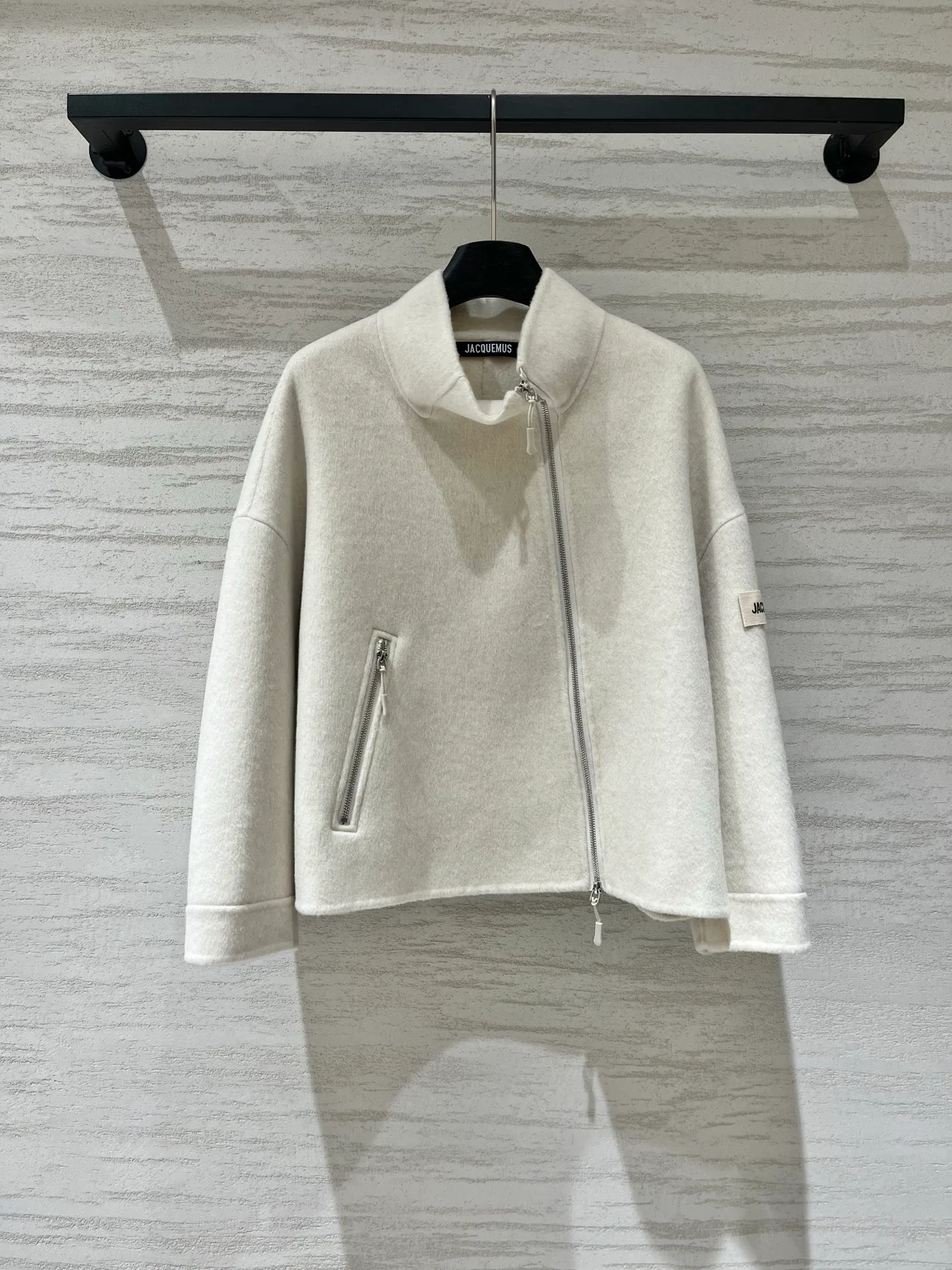 Women's Jackets And Down Jackets JACQUEMUS 18533346