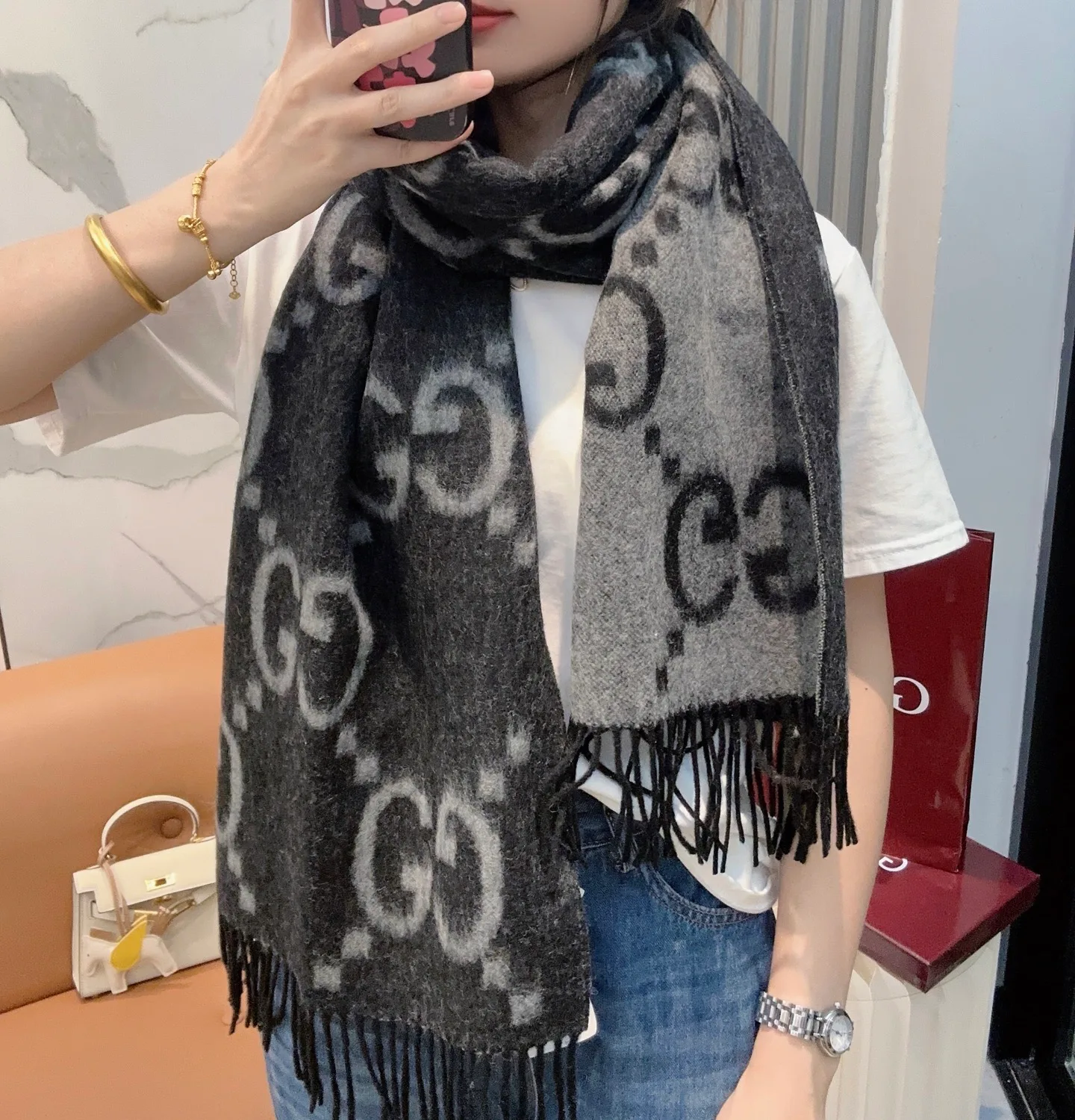 Scarves GUCCI 18105423