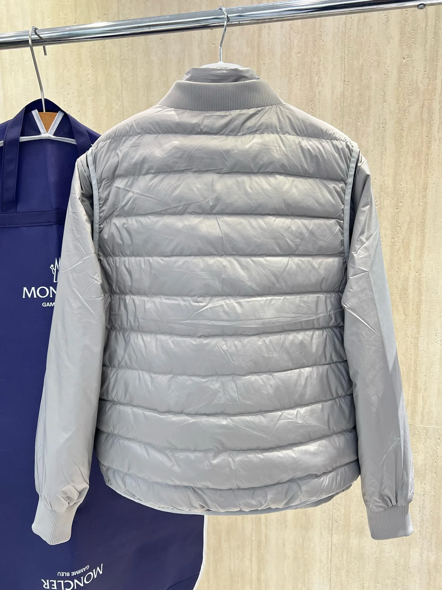 Women's Jackets And Down Jackets MONCLER 18264466
