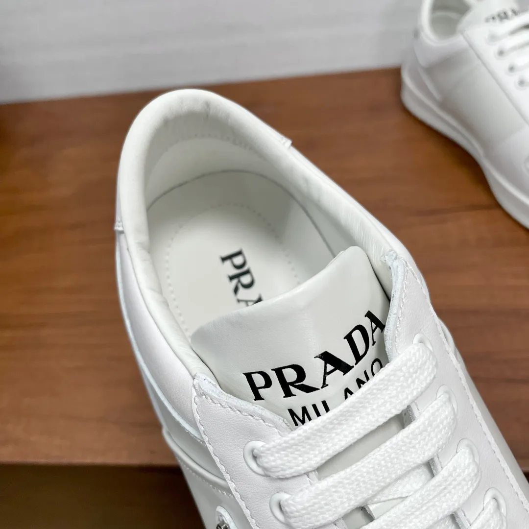 Men's Sneakers PRADA 18197799
