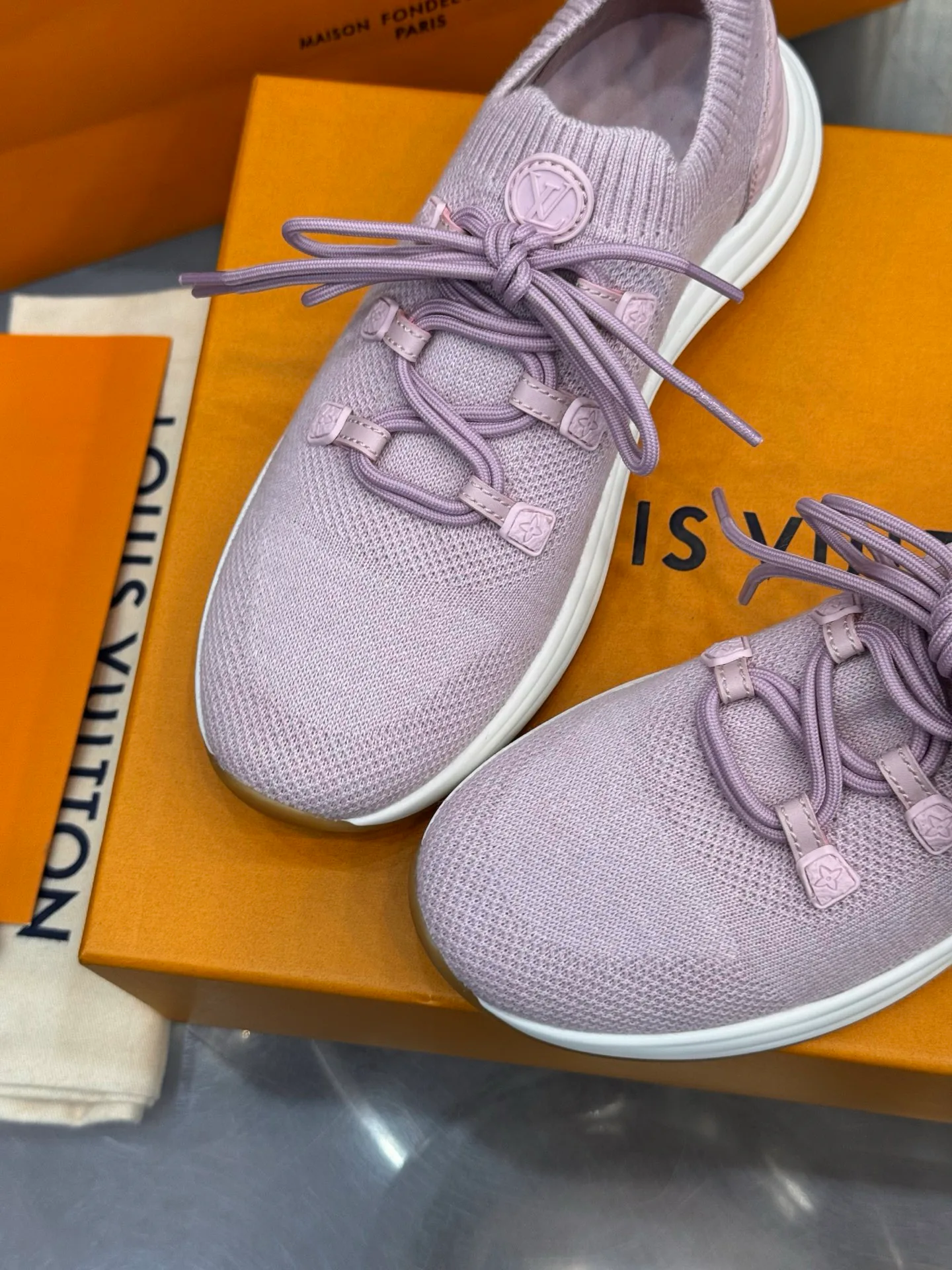 Women's Sneakers LOUIS VUITTON 18202474