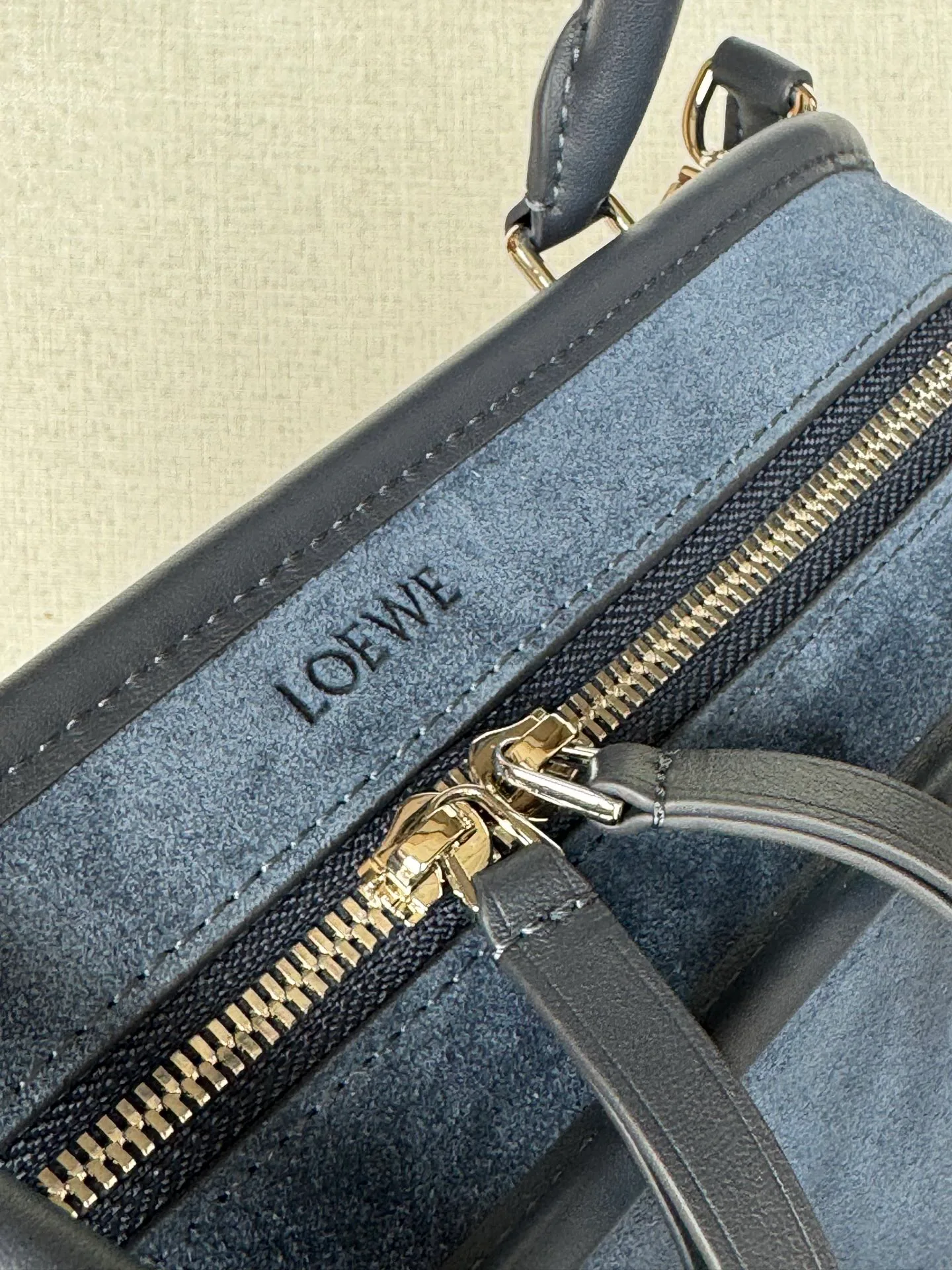 Women's Classic Handbags LOEWE 18532708