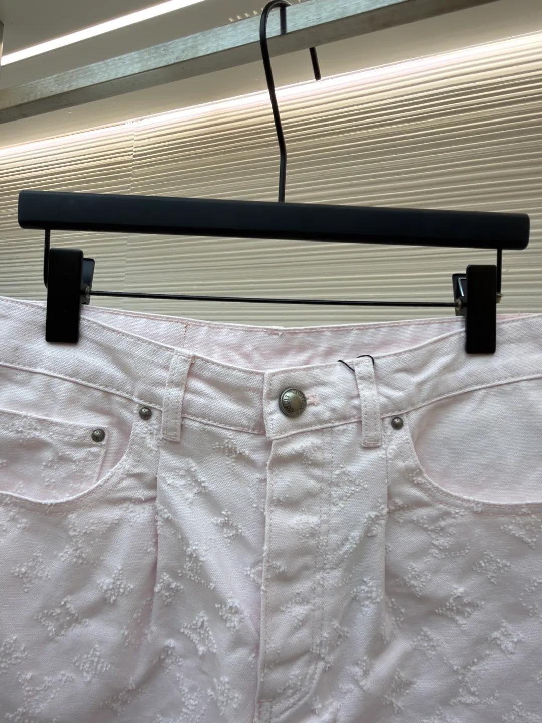 Men's Shorts LOUIS VUITTON 18359972