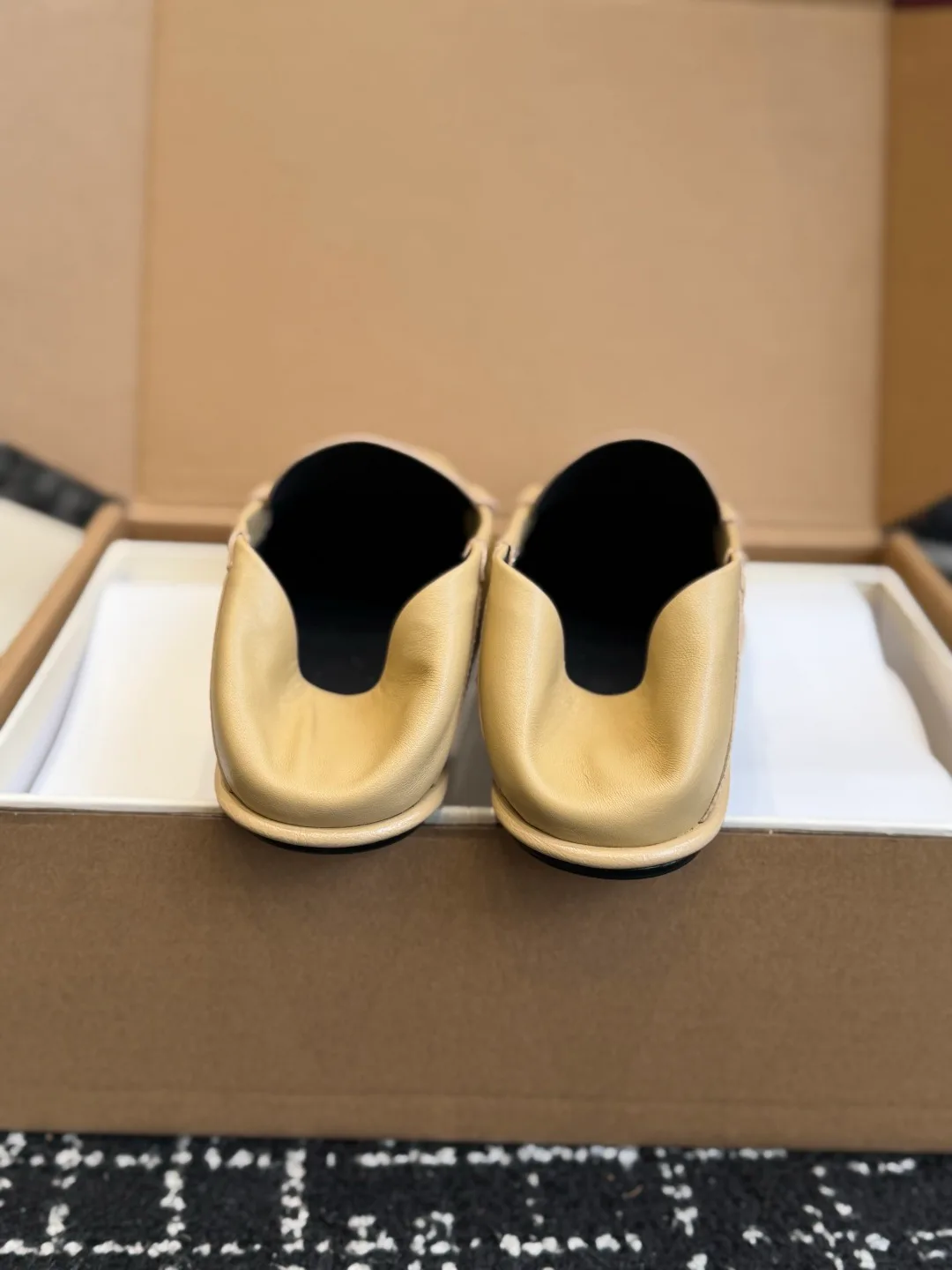 Women's Loafers And Moccasins SAINT LAURENT 18164537