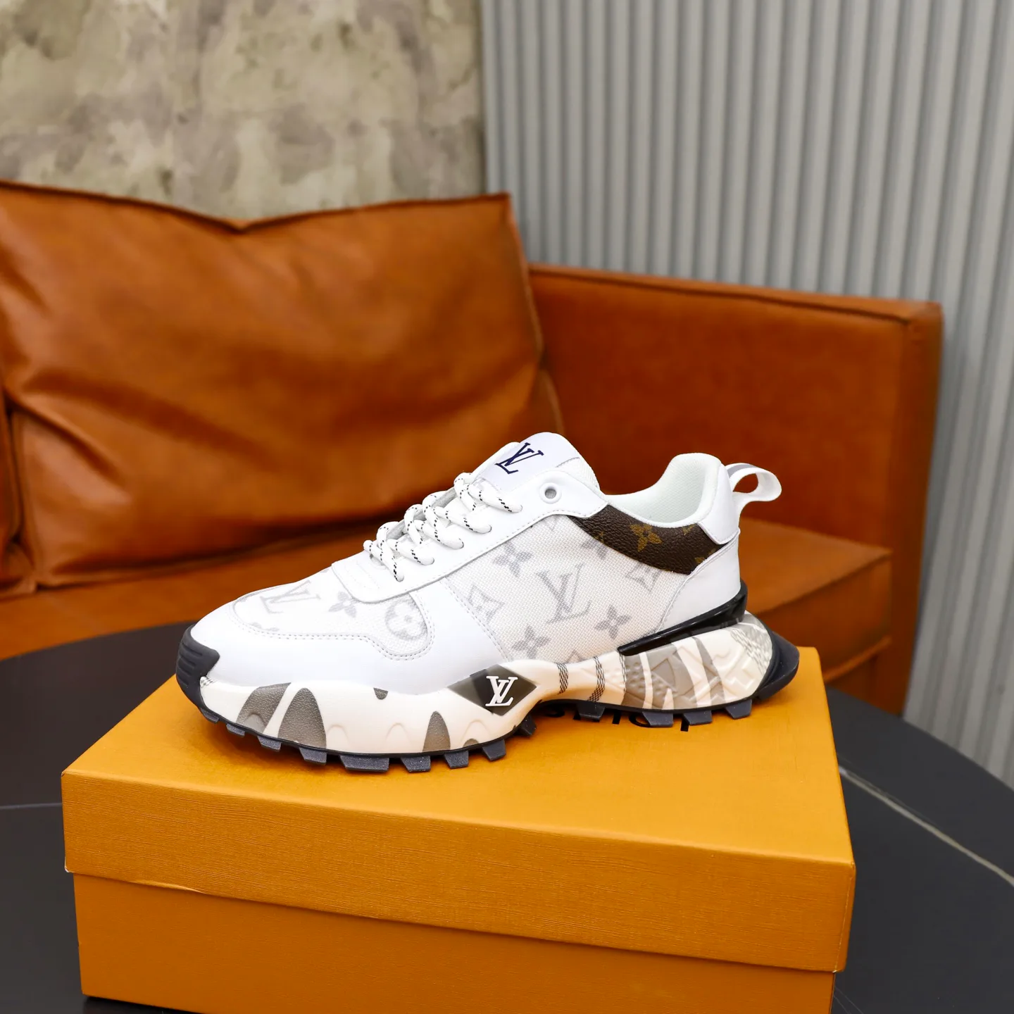 Men's Sneakers LOUIS VUITTON 18516257