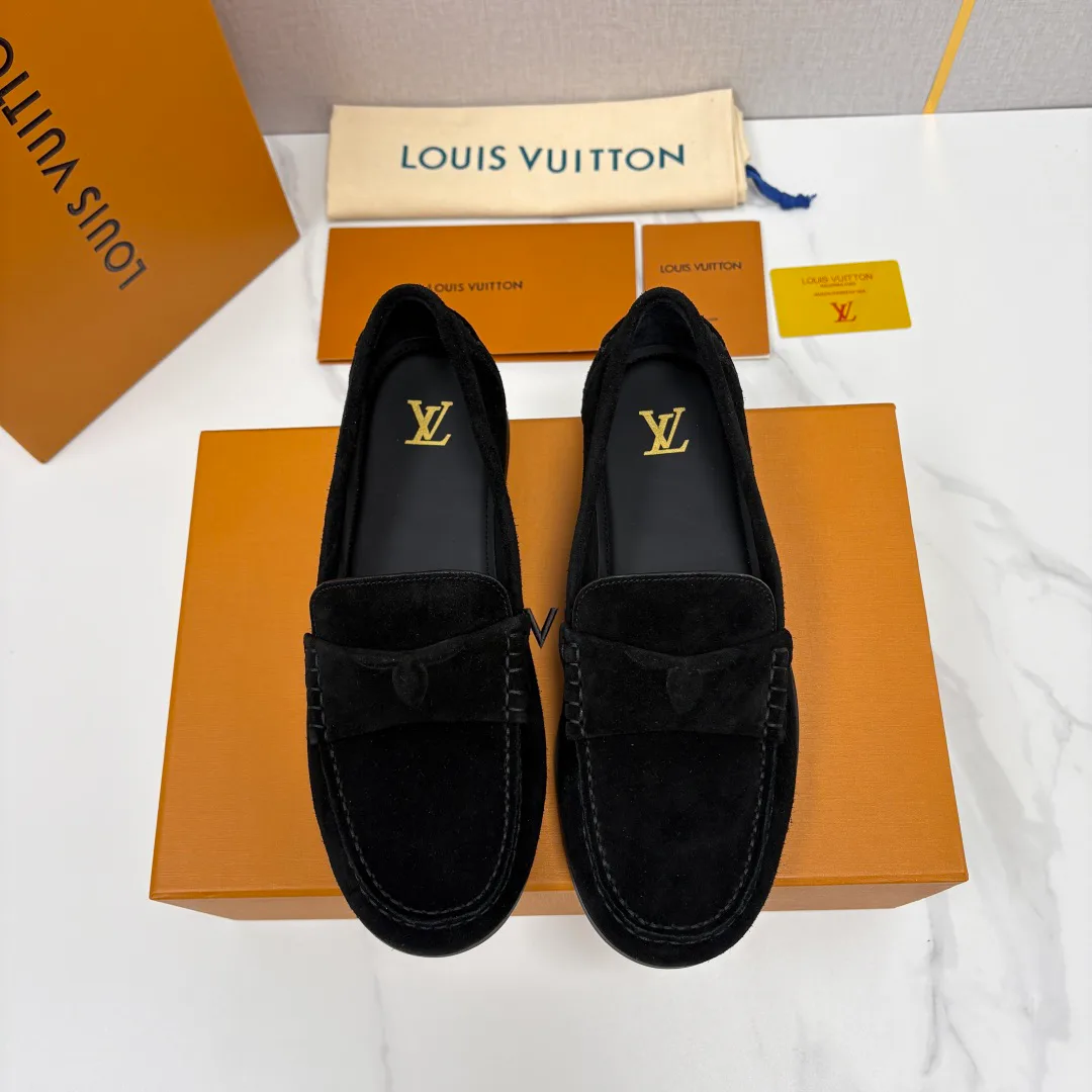 Men's Loafers And Dress Shoes LOUIS VUITTON 17715948