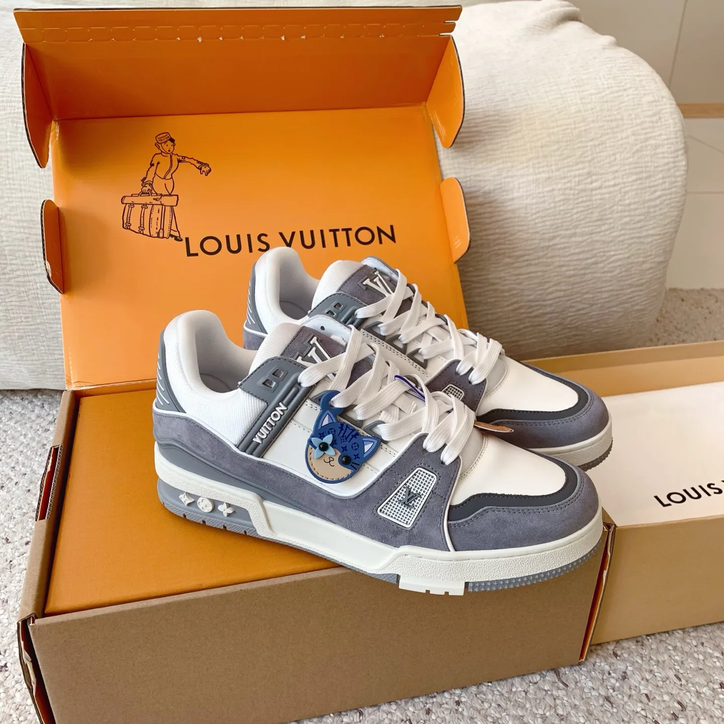 Women's Sneakers LOUIS VUITTON 18258360