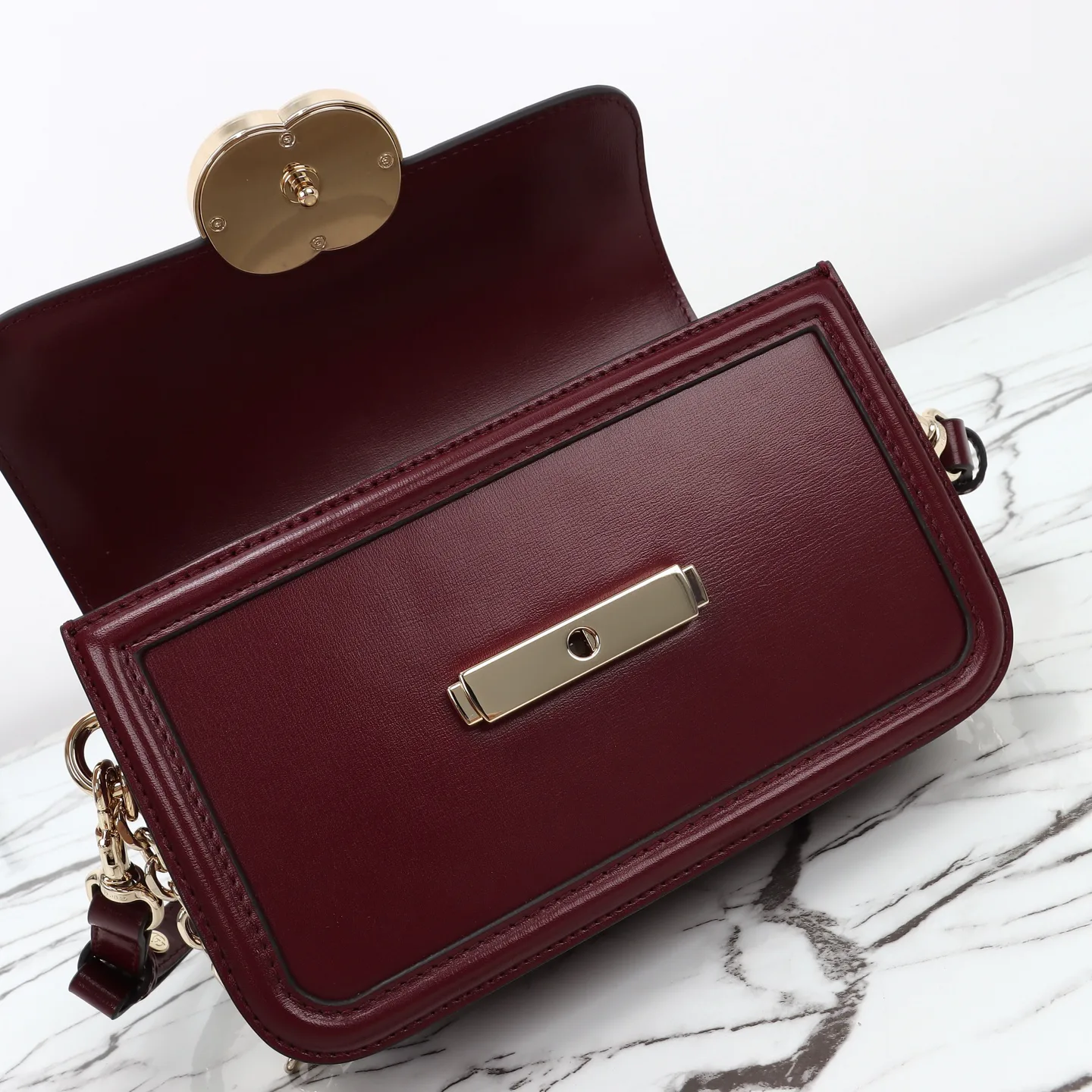 Women's Classic Handbags GUCCI 18210724