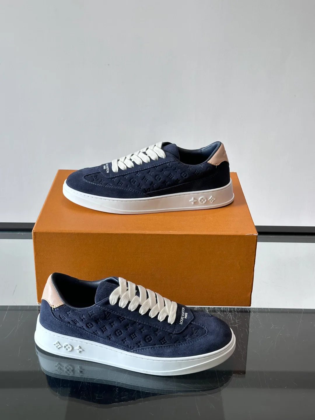 Men's Sneakers LOUIS VUITTON 17961797