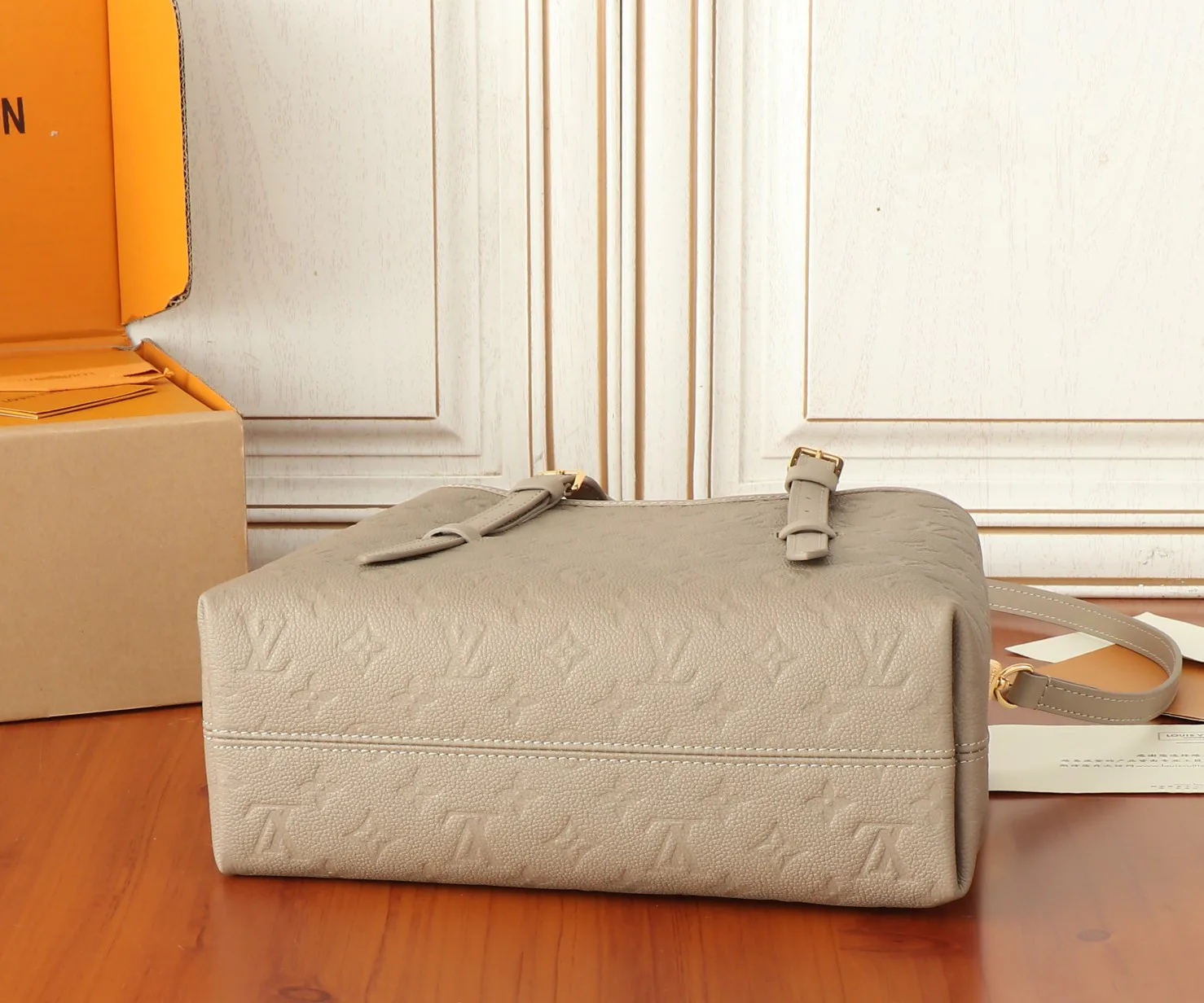 Women's Classic Handbags LOUIS VUITTON 17615675