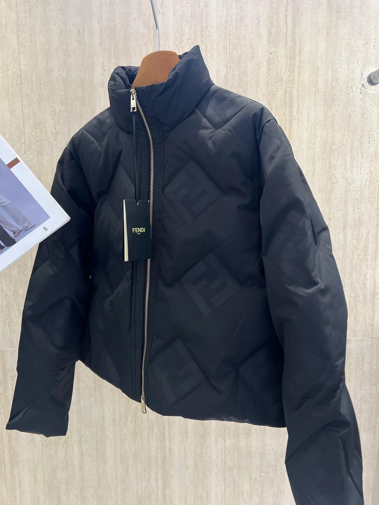 Куртки И Пуховики Женские Fendi 18617157