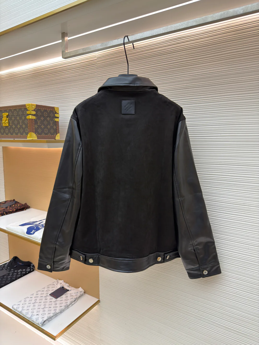Men's Jackets And Down Jackets LOUIS VUITTON 18153839