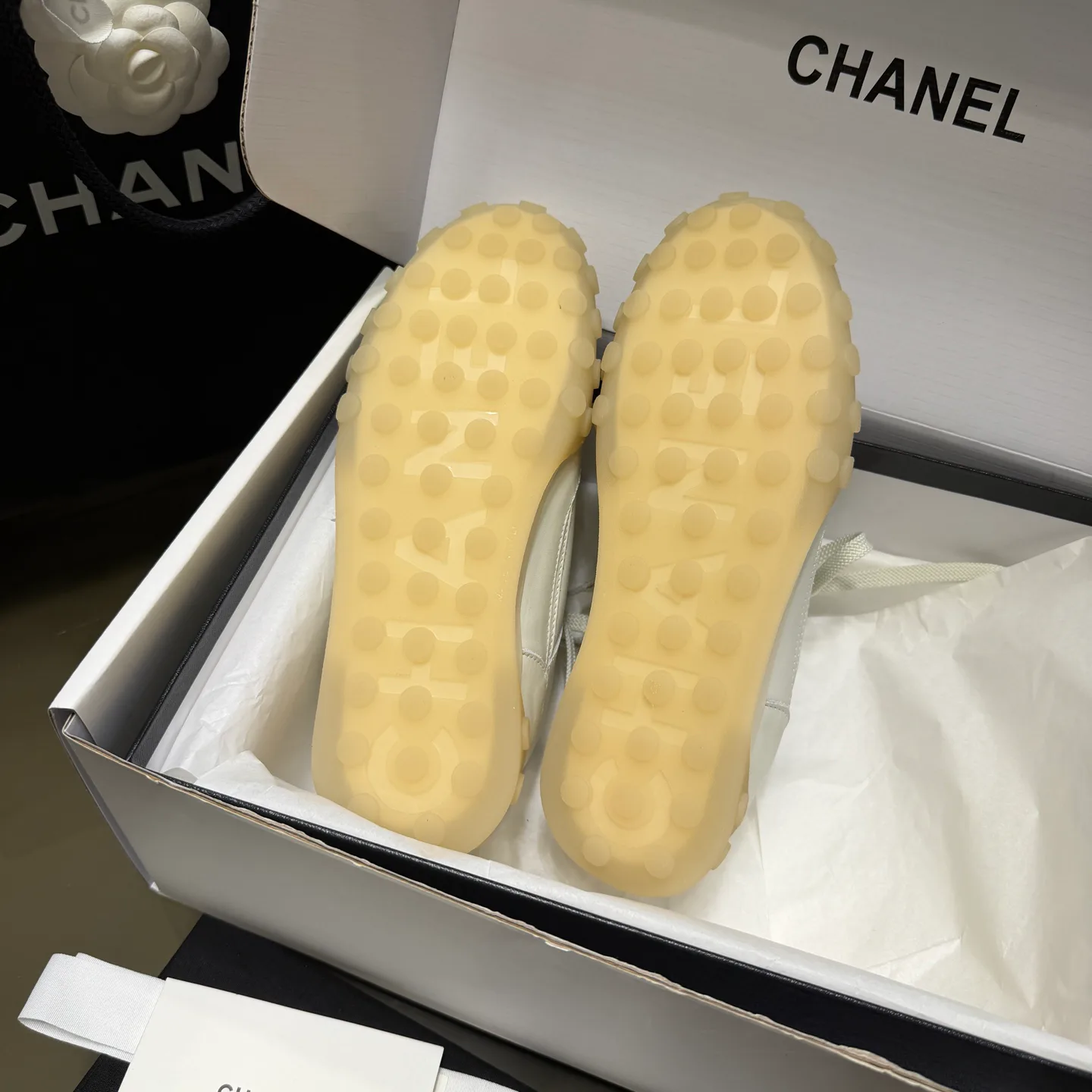 Women's Sneakers CHANEL 17877259