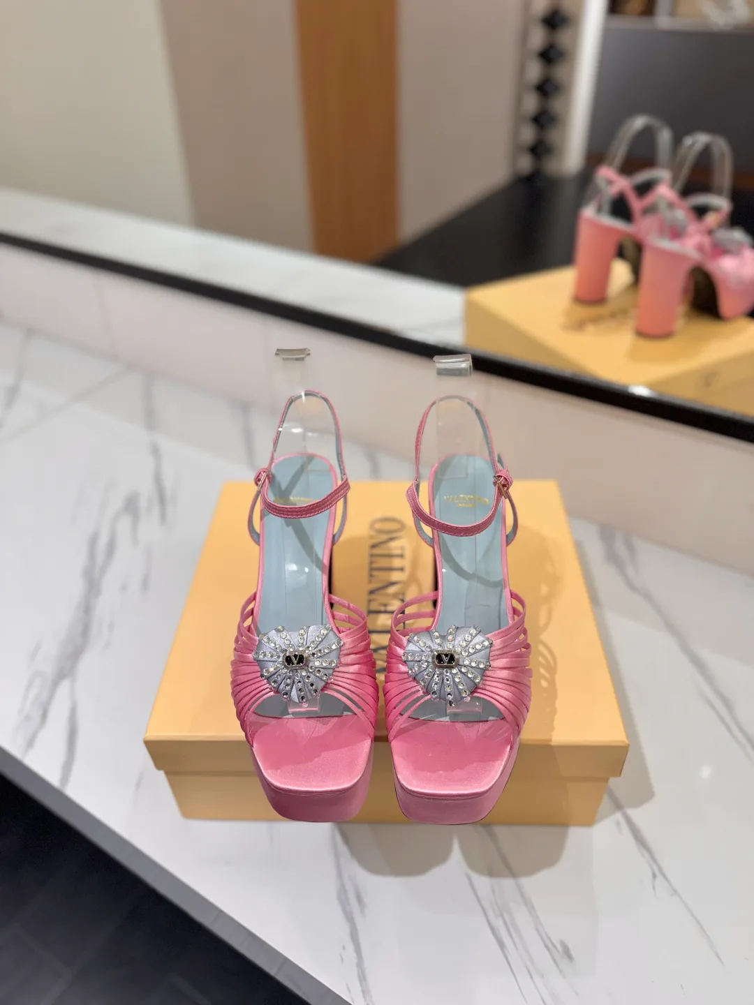 Women's Open-Toe Sandals VALENTINO 18134891