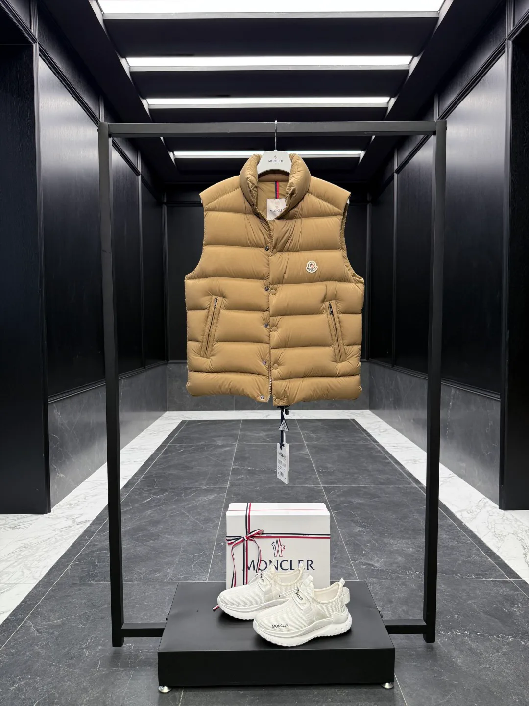 Men's Vests MONCLER 18492256