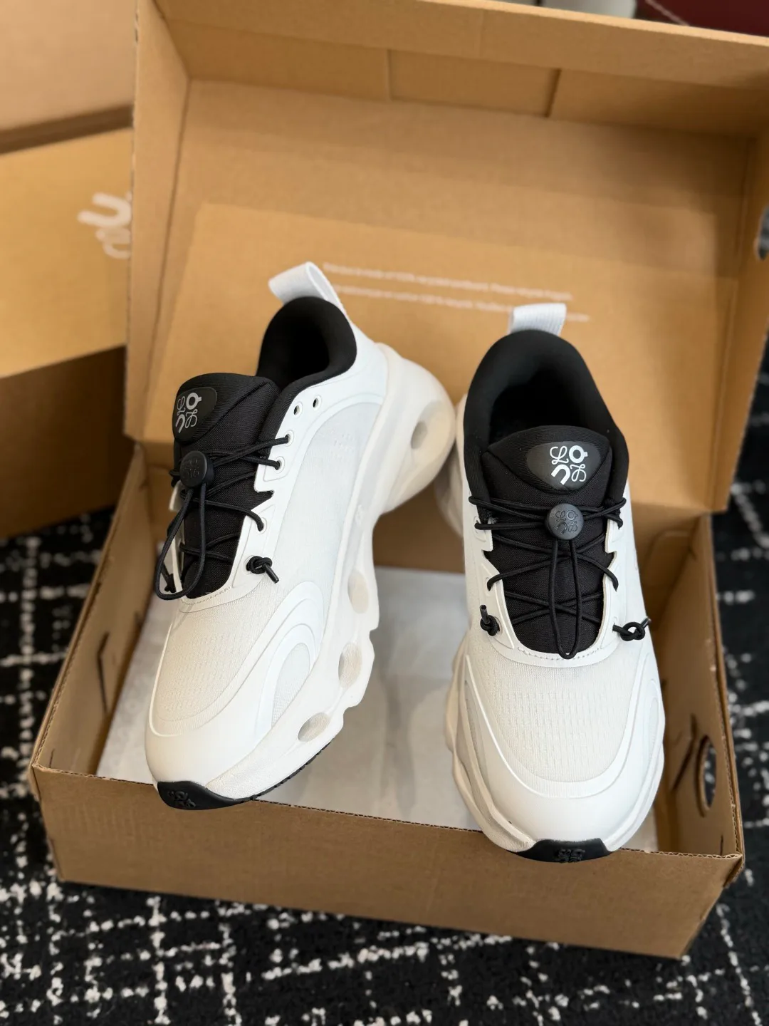 Women's Sneakers LOEWE 18139557
