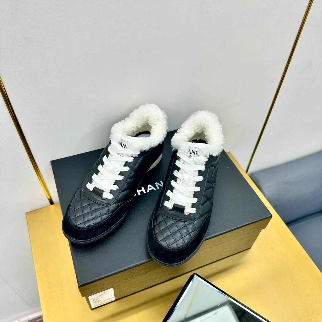 Women's Sneakers CHANEL 17949091