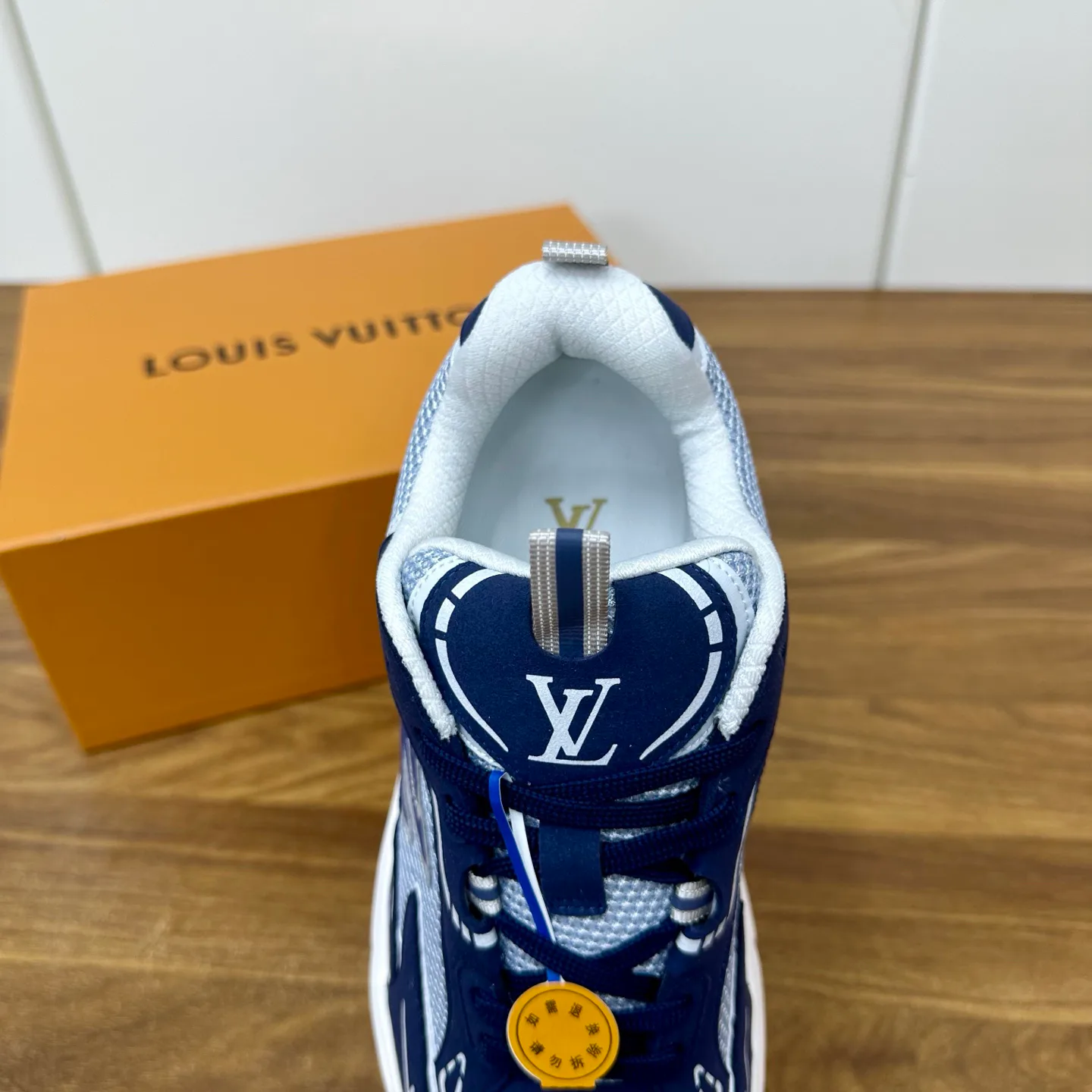 Men's Sneakers LOUIS VUITTON 17477025