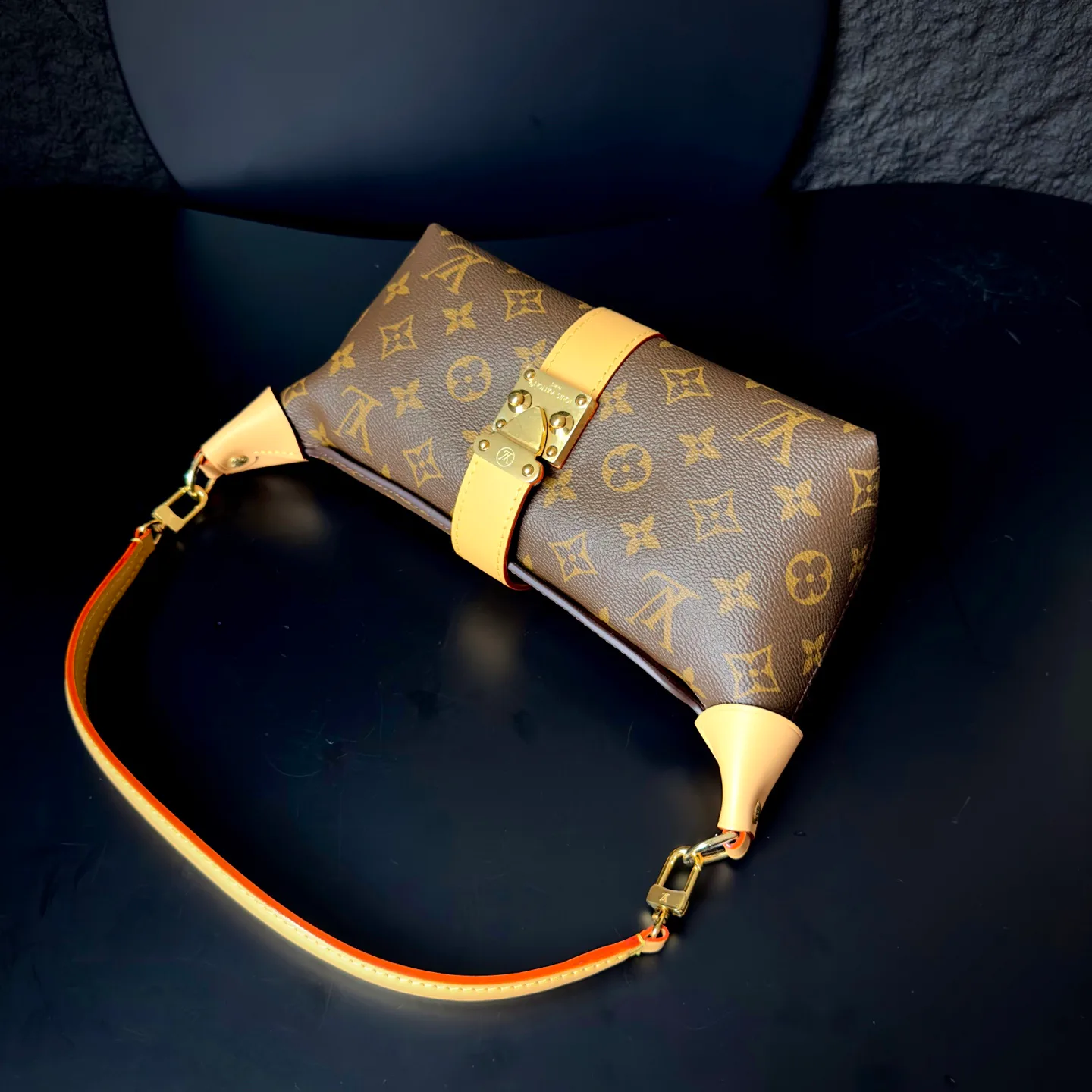 Women's Classic Handbags LOUIS VUITTON 18170514
