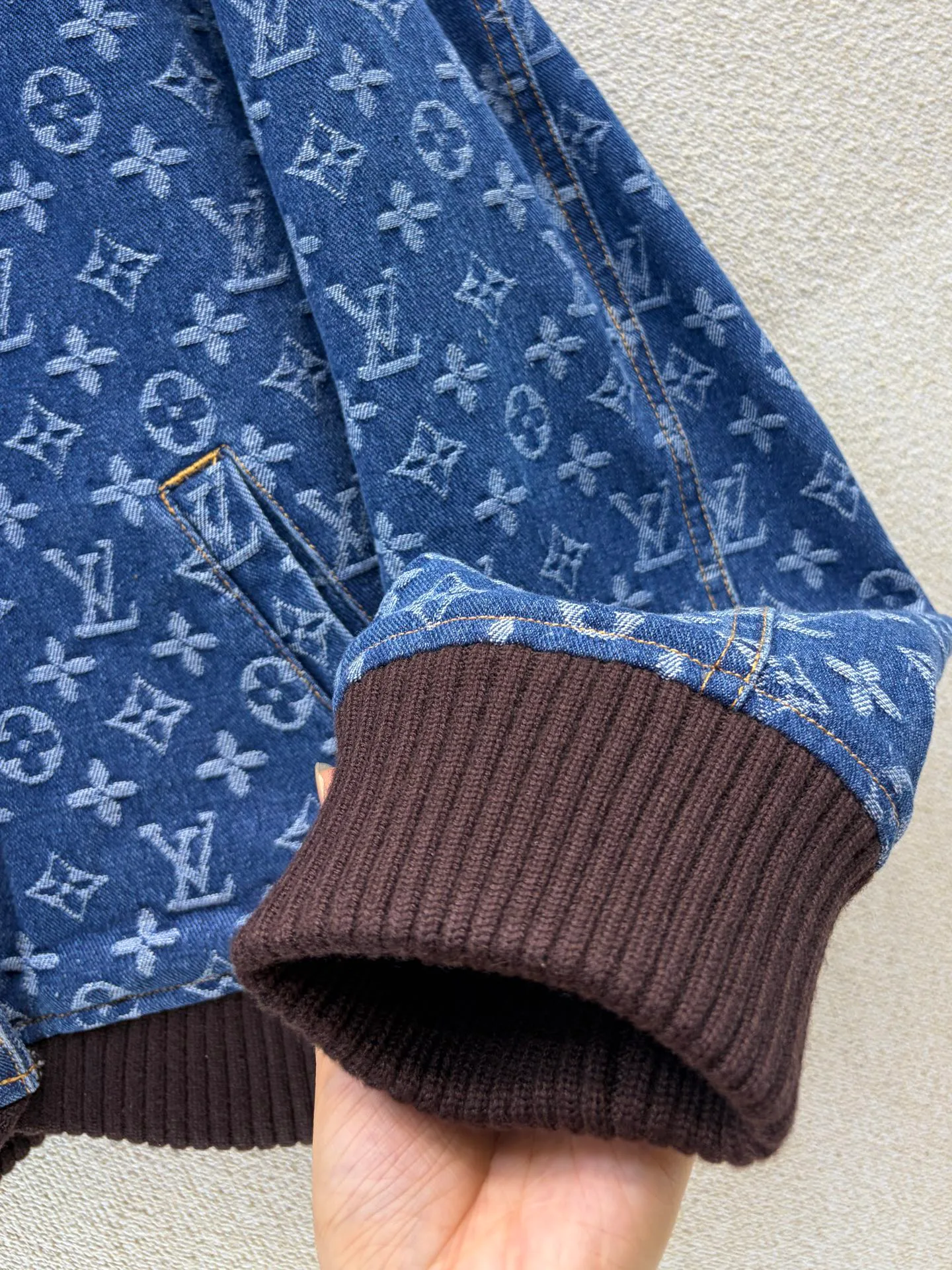 Women's Jackets And Down Jackets LOUIS VUITTON 18506574
