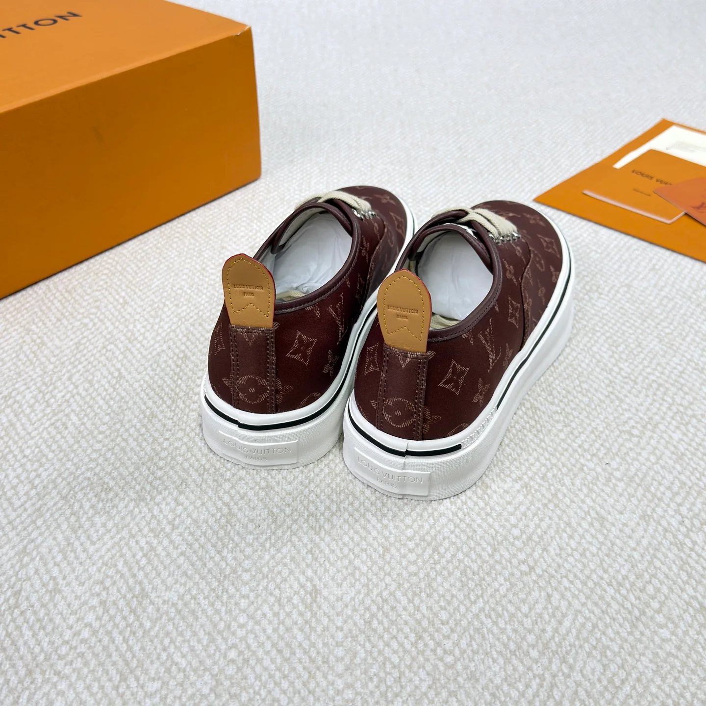 Men's Sneakers LOUIS VUITTON 18365151