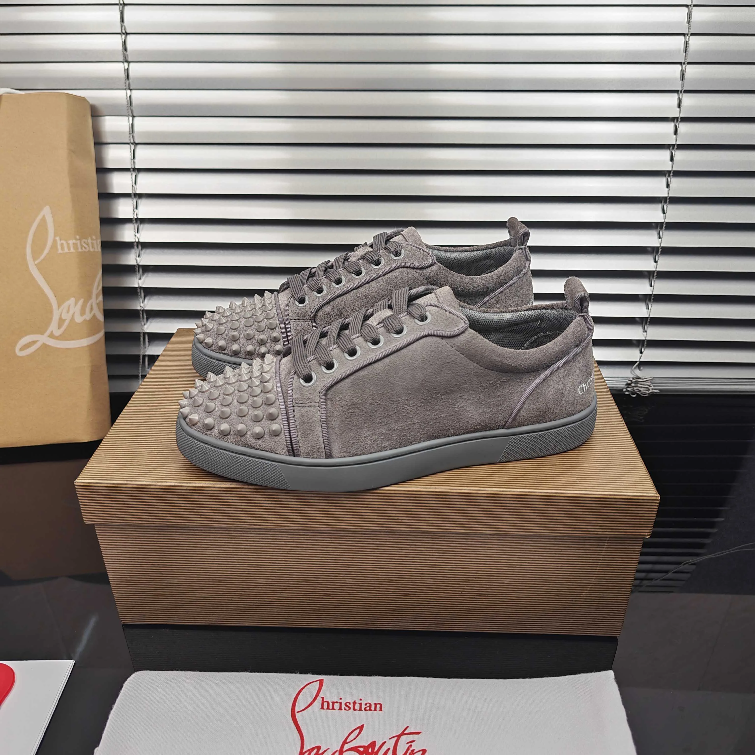 Women's Sneakers CHRISTIAN LOUBOUTIN 18039696