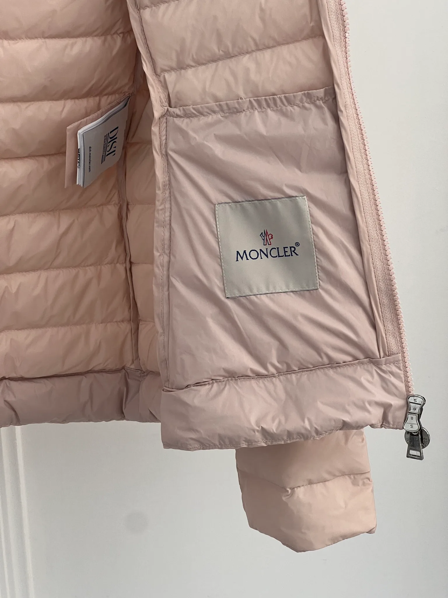 Women's Jackets And Down Jackets MONCLER 18416163