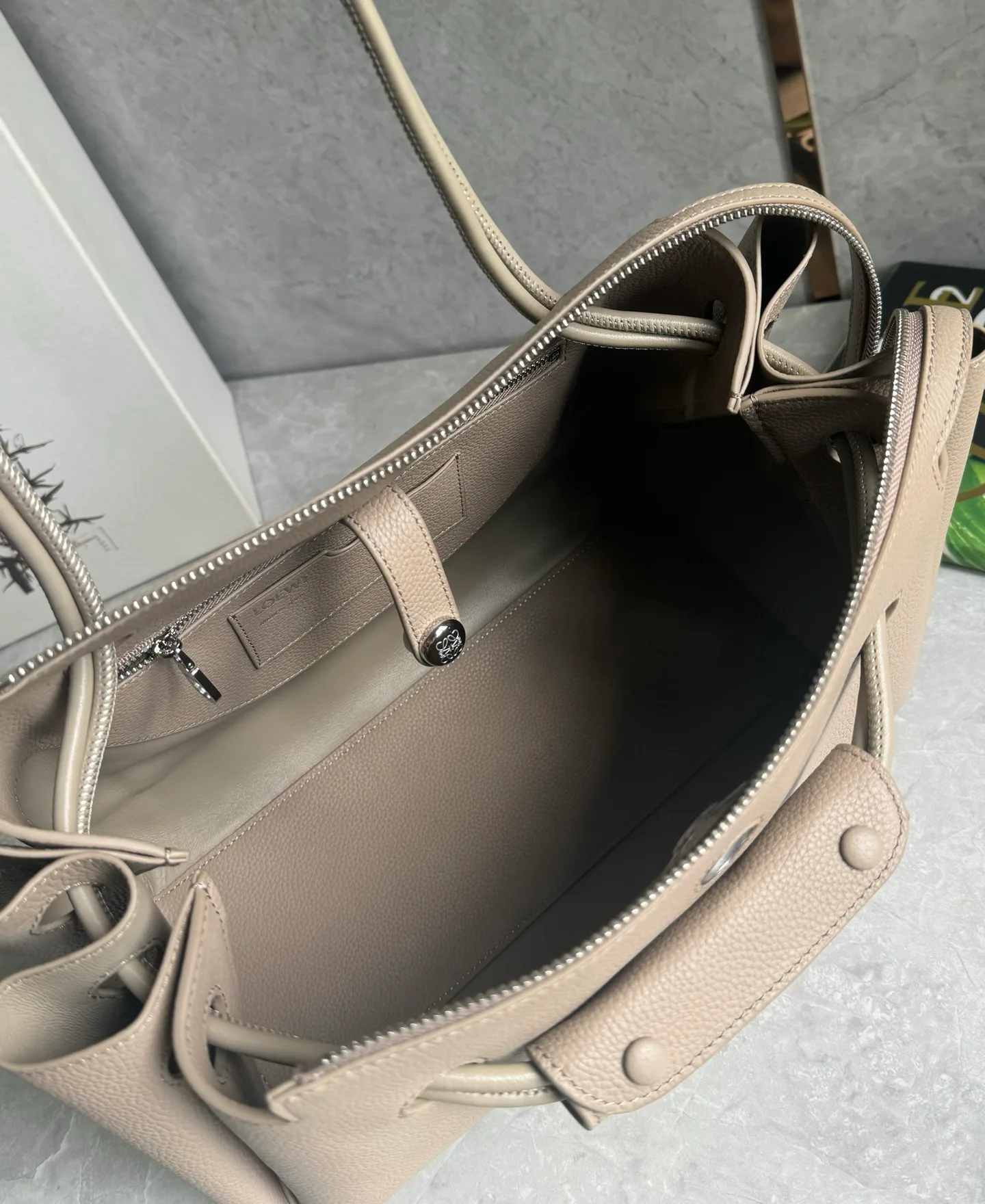 Women's Classic Handbags LOEWE 17551248