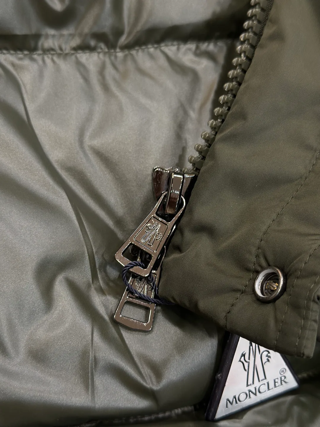 Men's Jackets And Down Jackets MONCLER 18359608