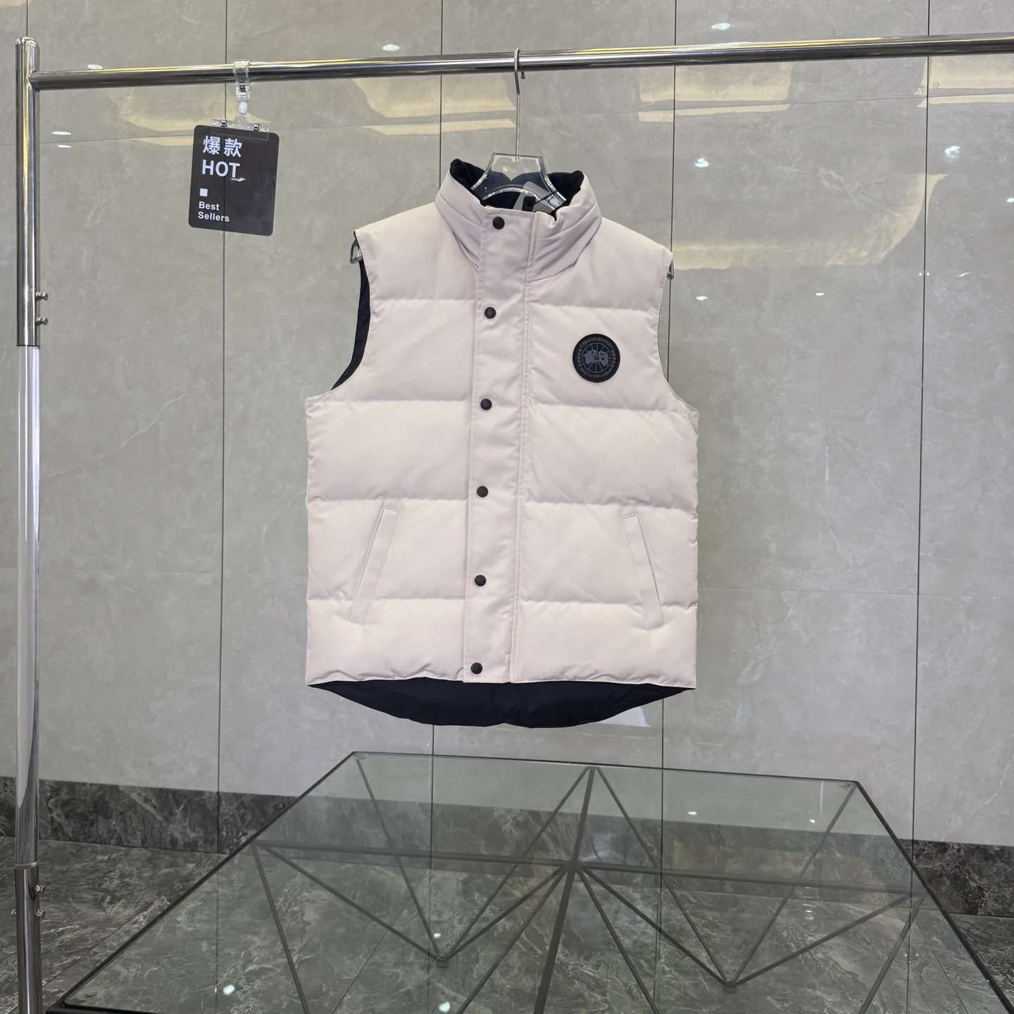 Women's Vests CANADA GOOSE 17949429
