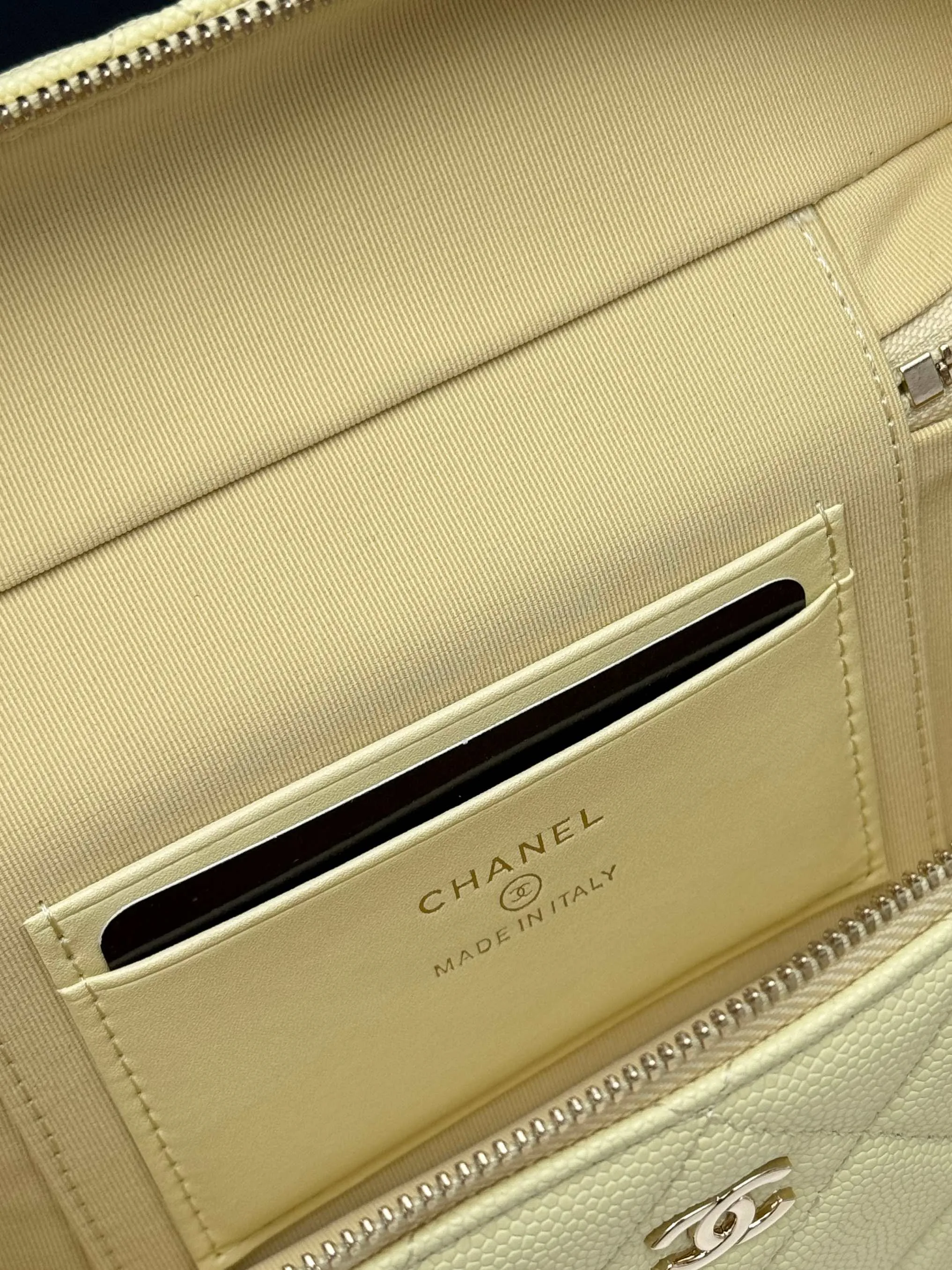 Women's Classic Handbags CHANEL 17949109