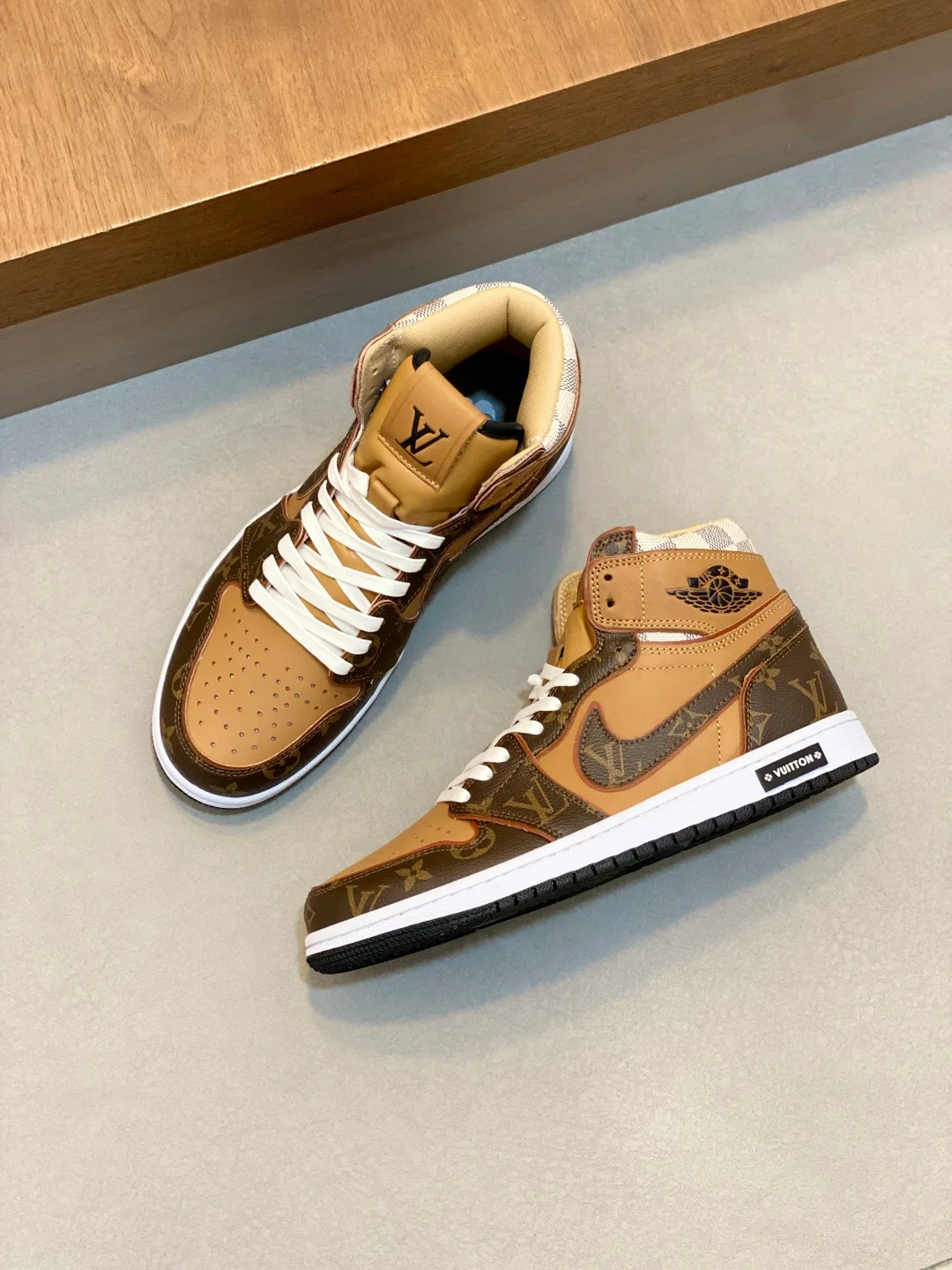 Men's Sneakers LOUIS VUITTON 18274567
