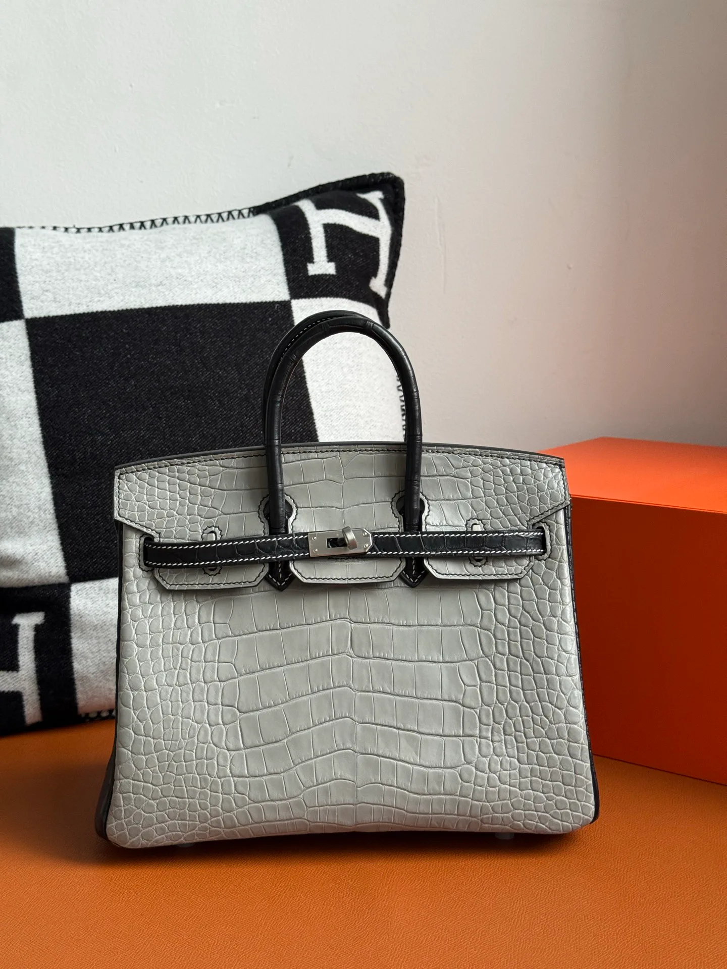 Women's Classic Handbags HERMES 17851344