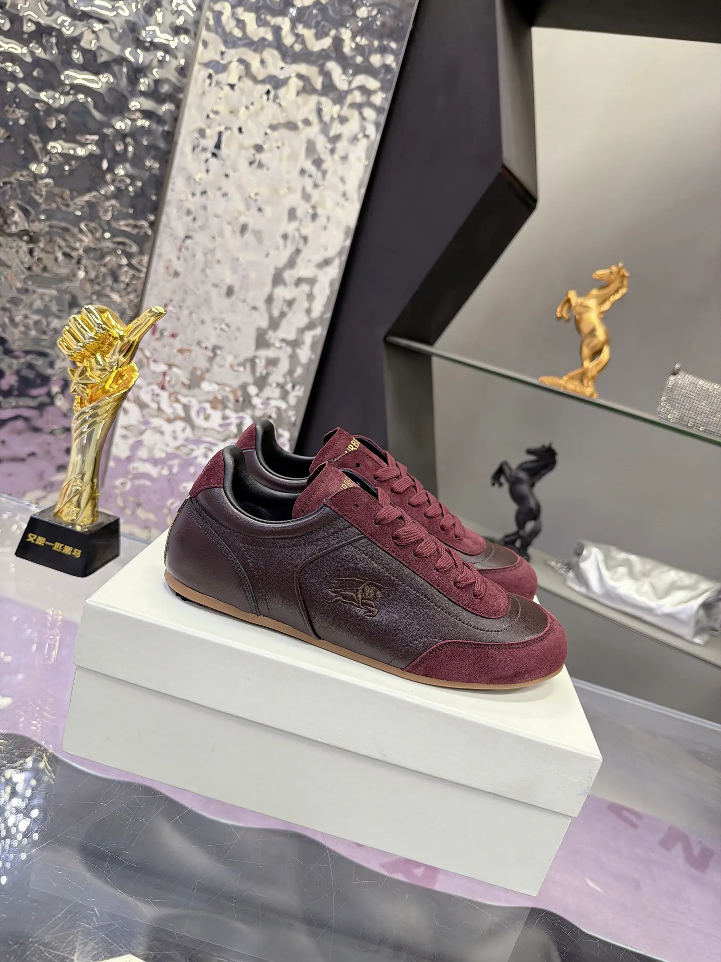 Women's Sneakers BURBERRY 18025568