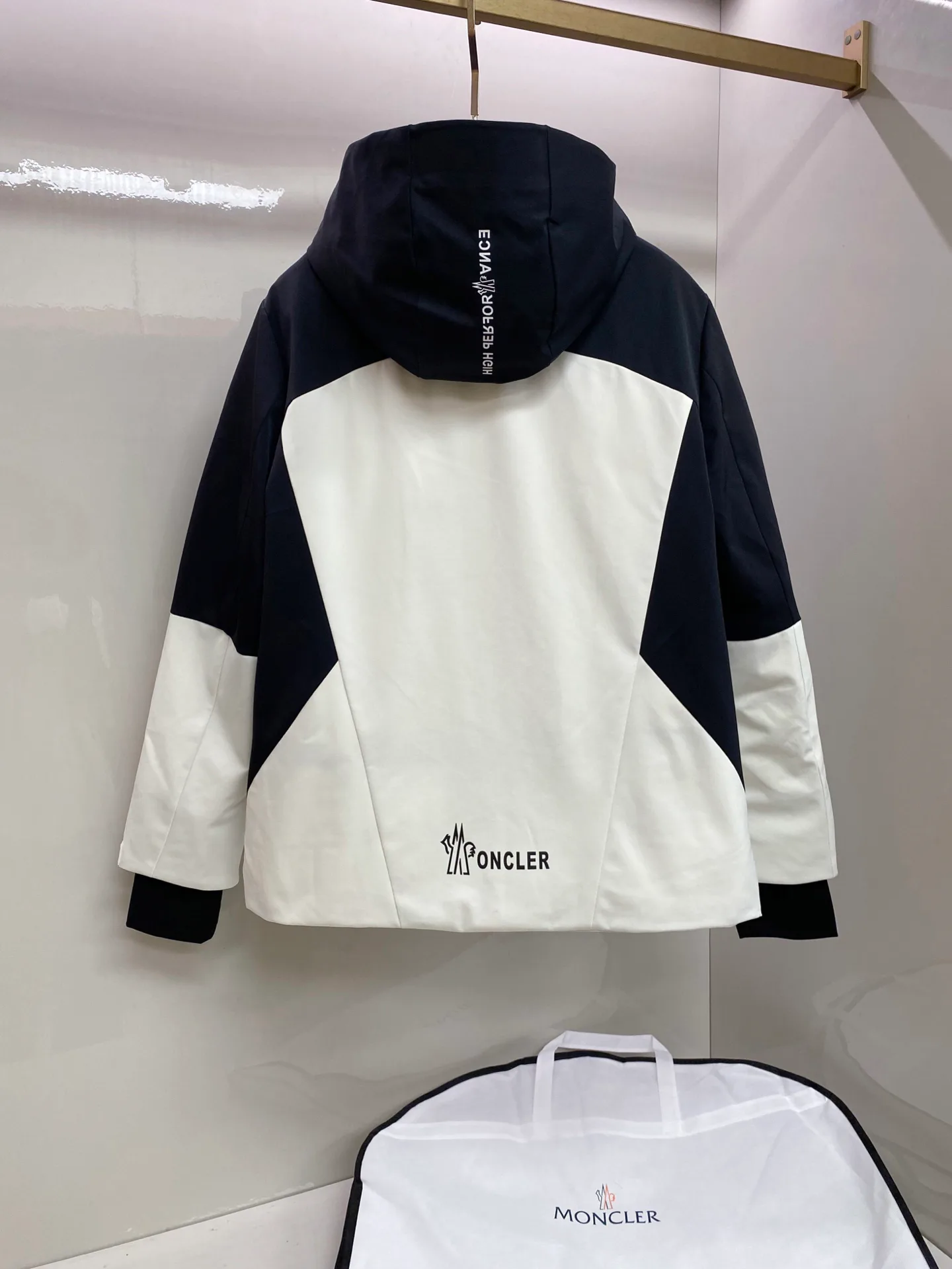 Men's Jackets And Down Jackets MONCLER 18029205
