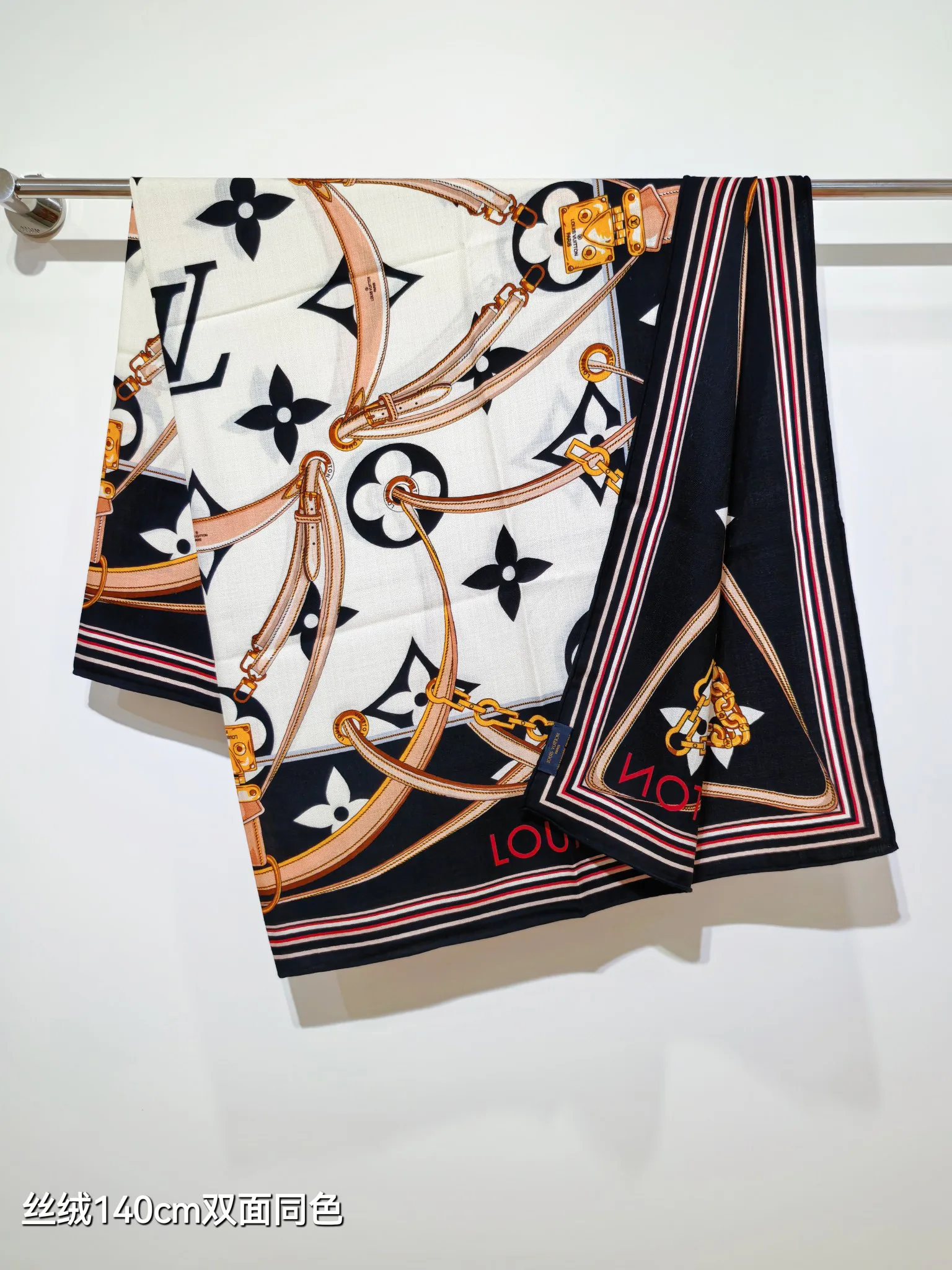 Silk Scarves LOUIS VUITTON 17991872