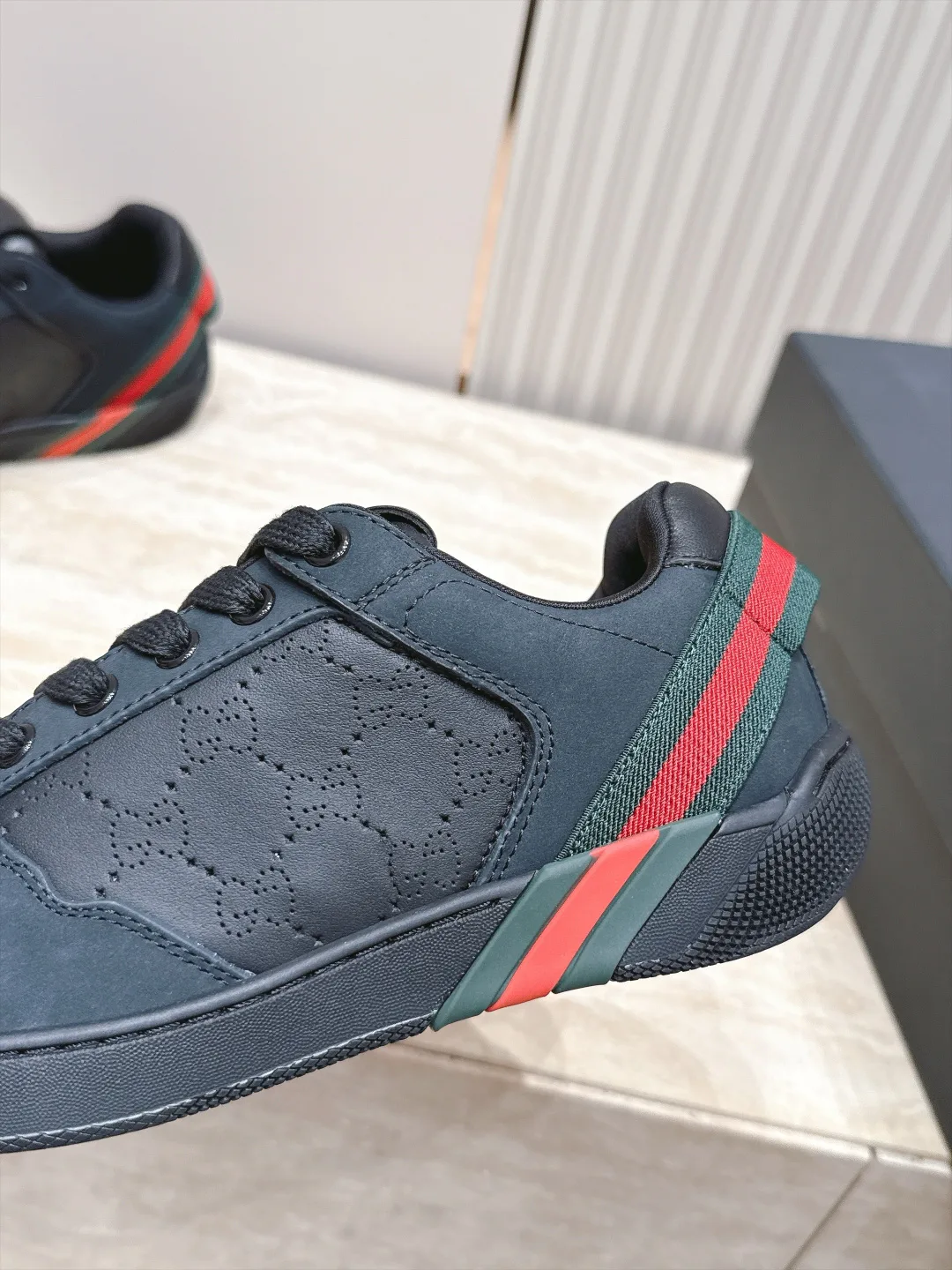 Кроссовки Женские Gucci 18636822