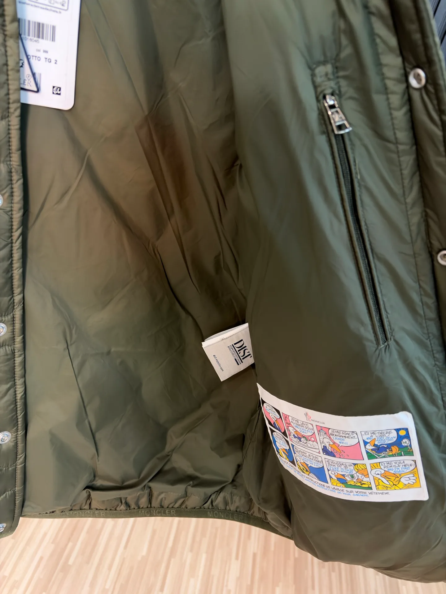 Men's Jackets And Down Jackets MONCLER 17868392