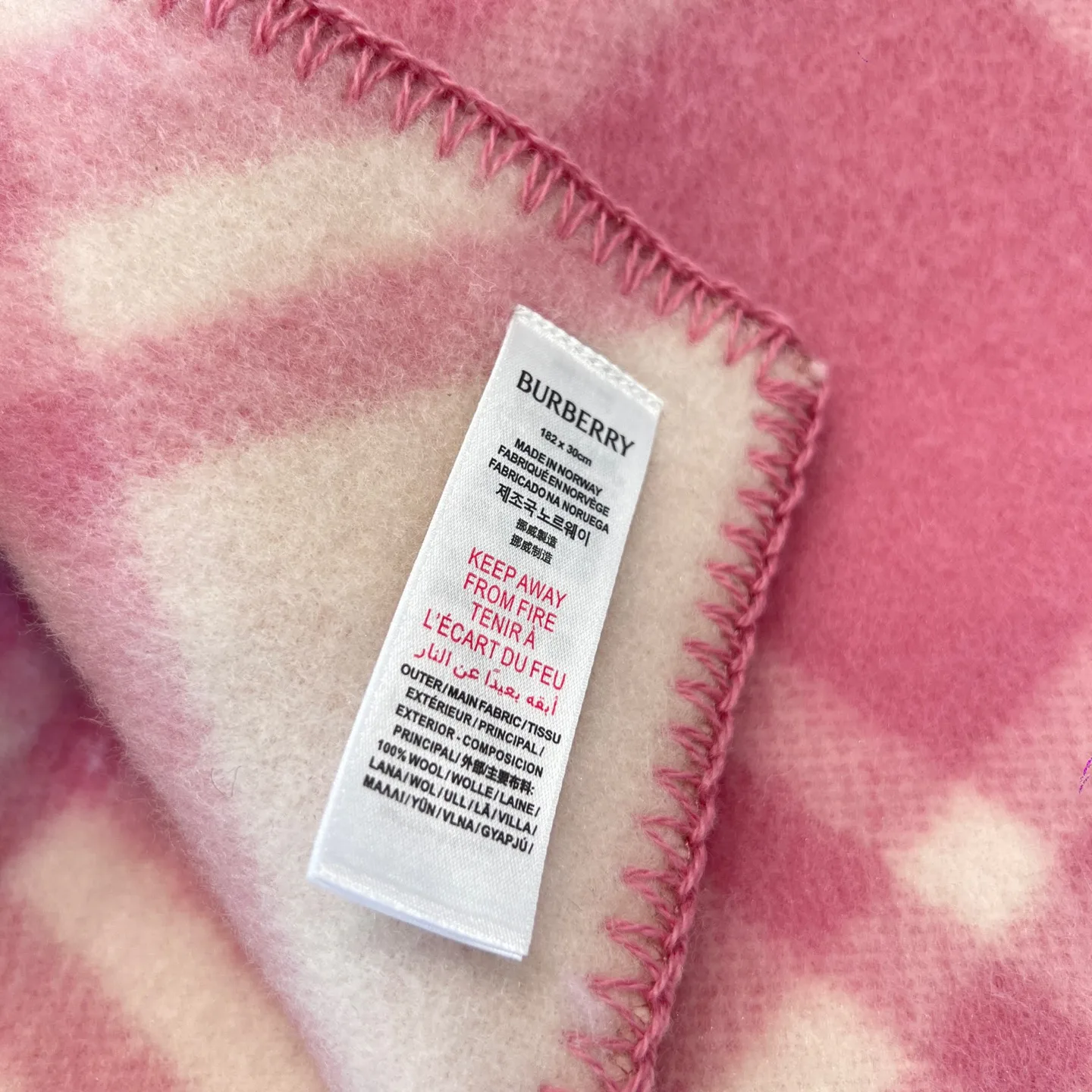 Scarves BURBERRY 17945208