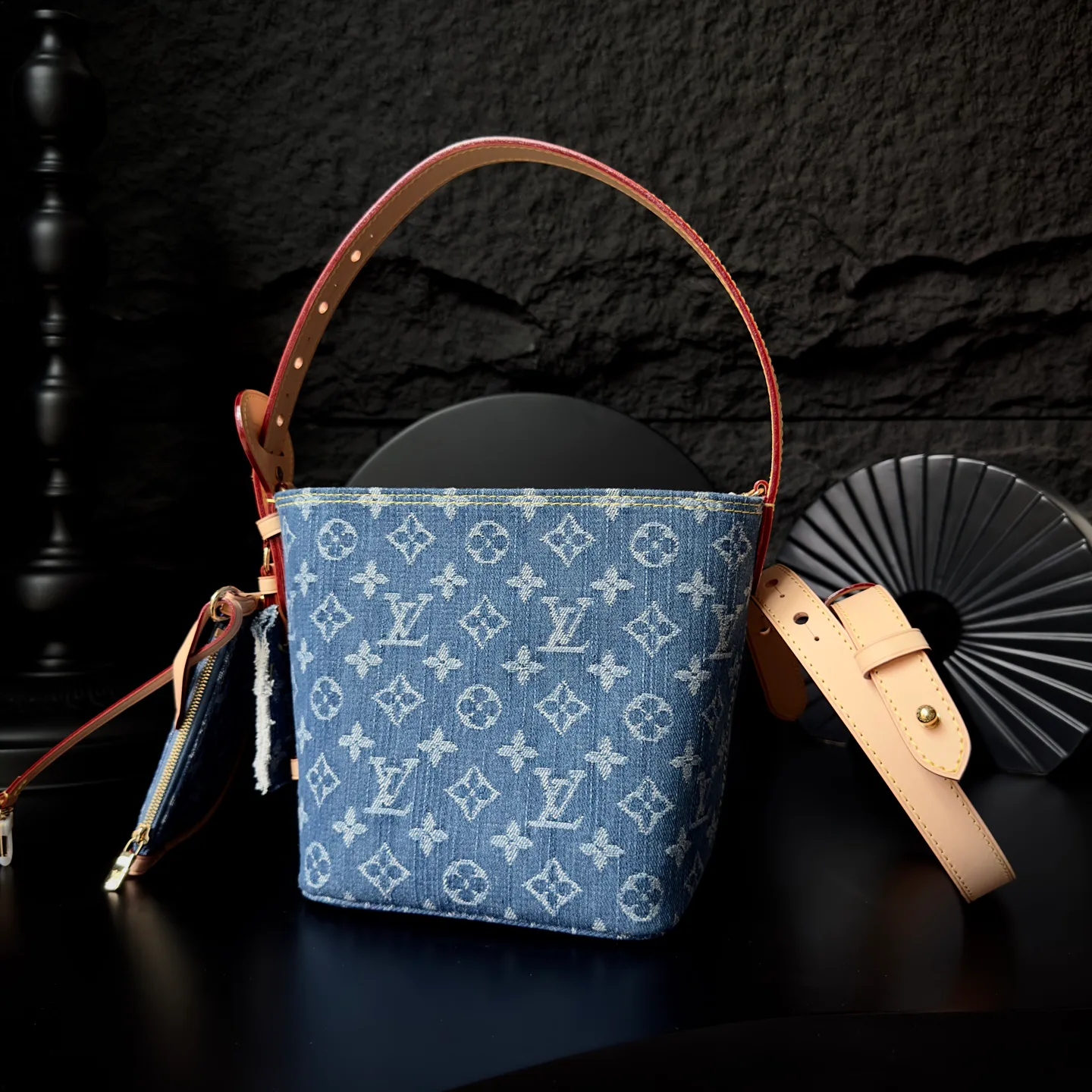 Women's Classic Handbags LOUIS VUITTON 16830635