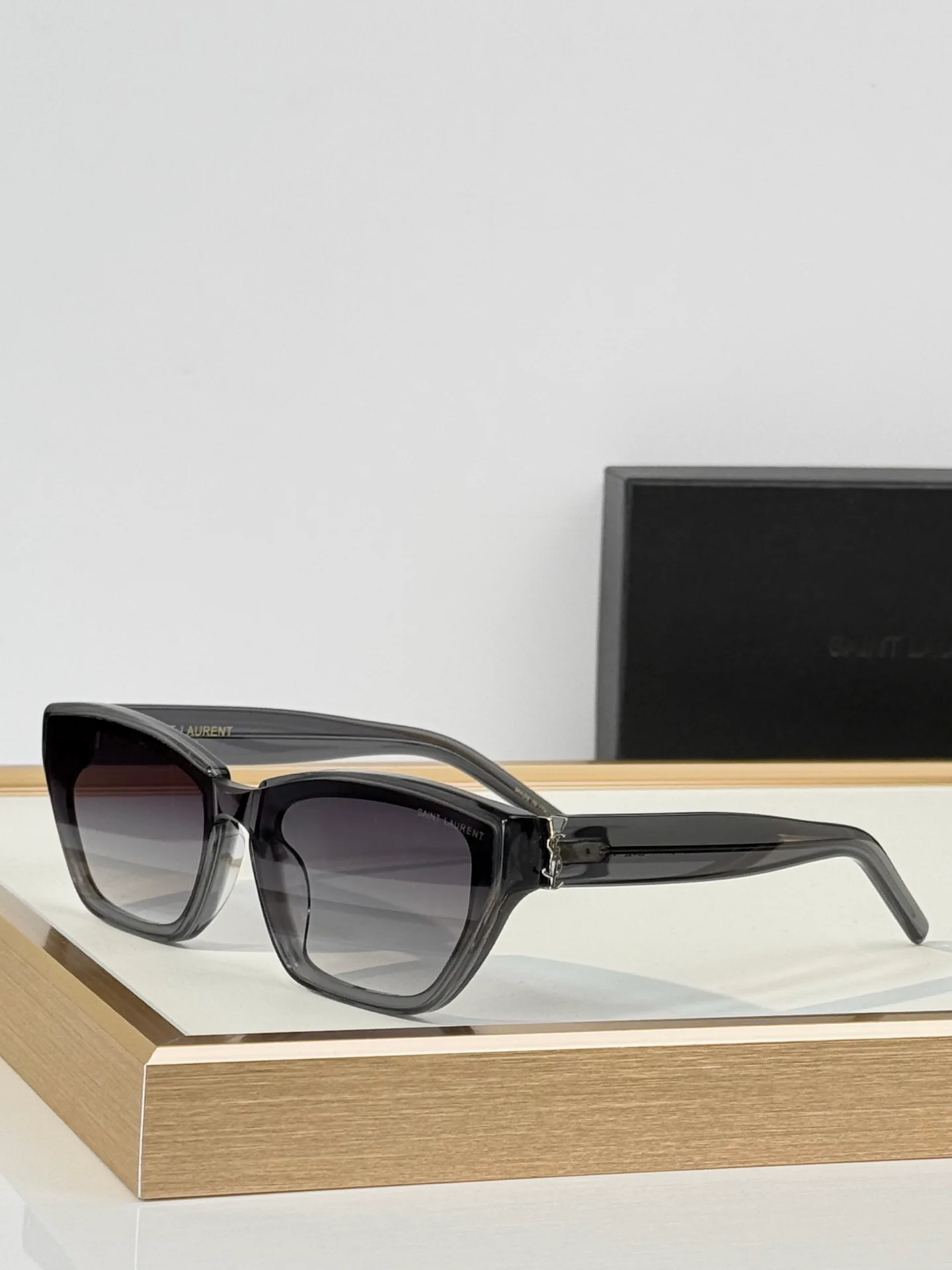 Glasses SAINT LAURENT 17920532