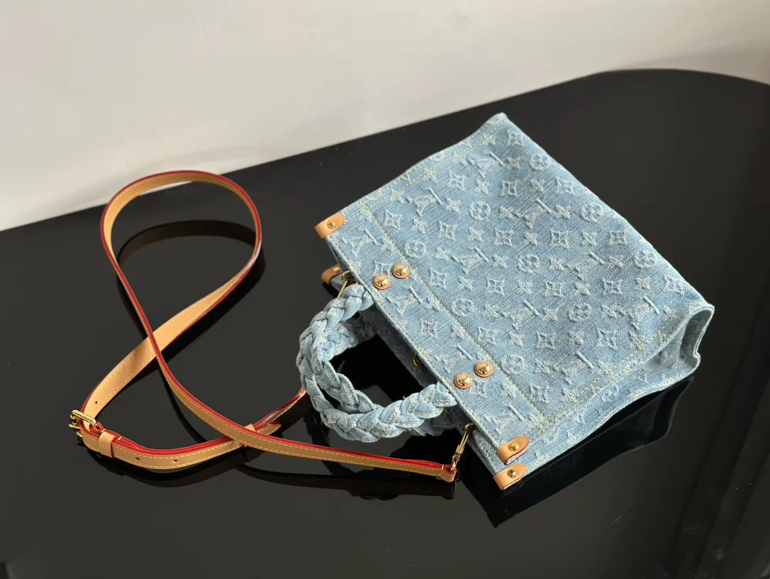 Women's Classic Handbags LOUIS VUITTON 18376500
