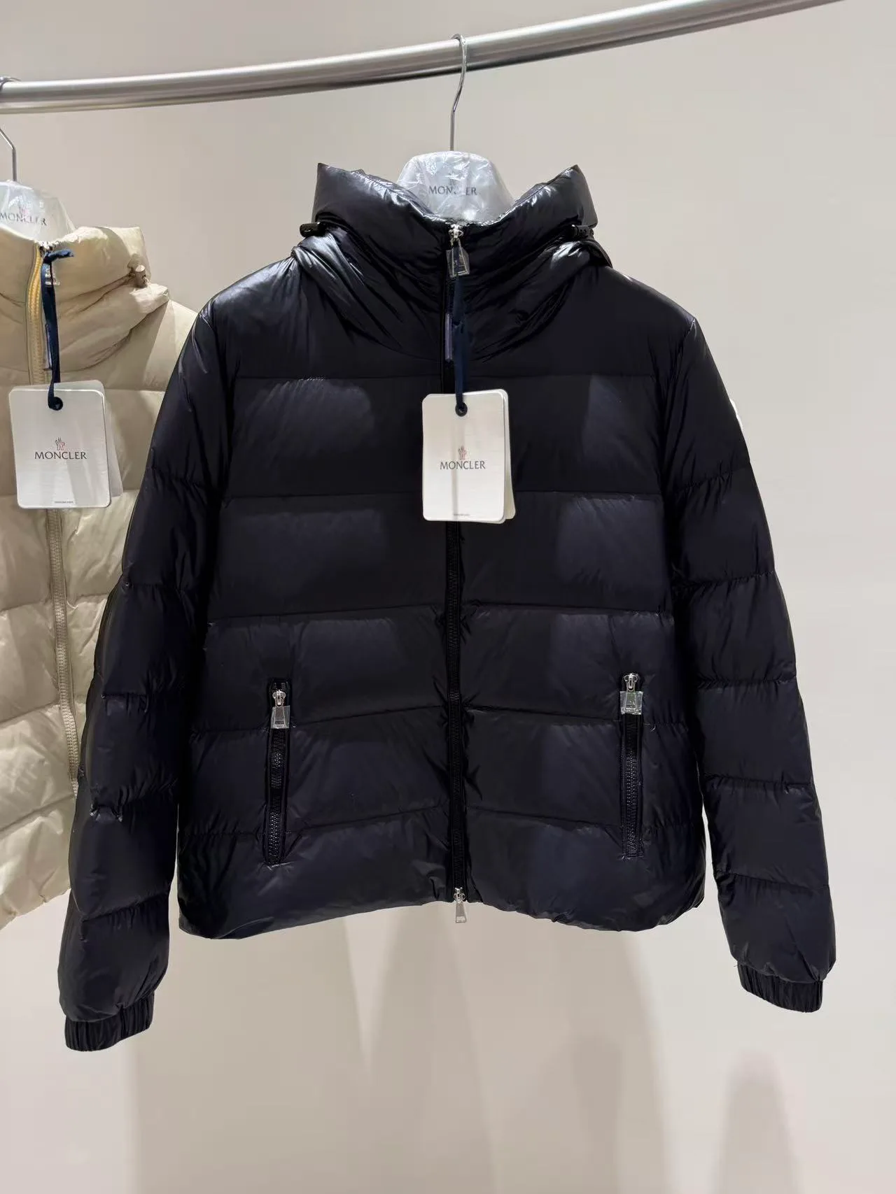 Women's Jackets And Down Jackets MONCLER 18184483